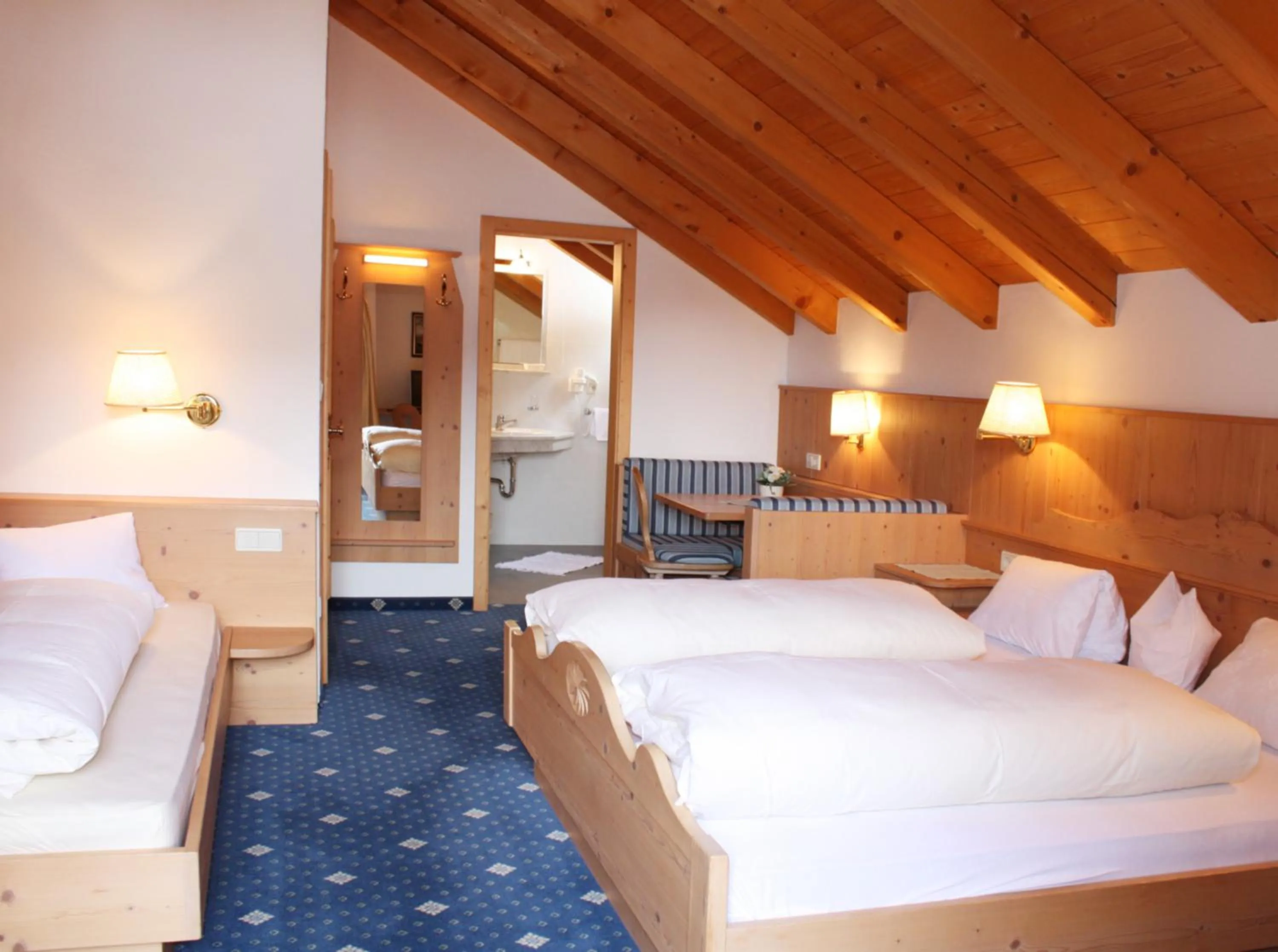 Bedroom, Bed in Hotel Gallia