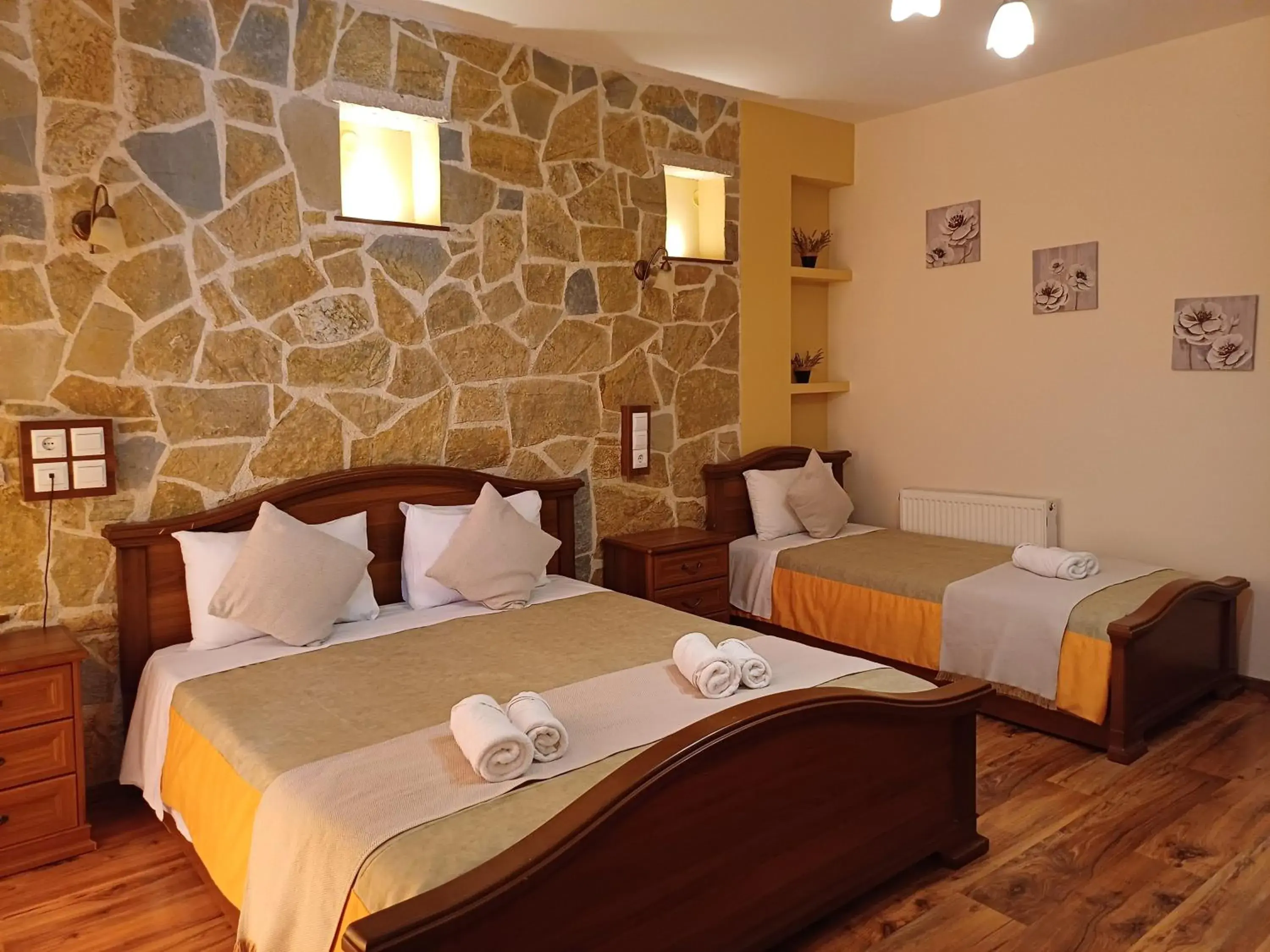 Superior Triple Room with Balcony and Lake View in Agnantio Superior Triple Room with Balcony and Lake View in Agnantio