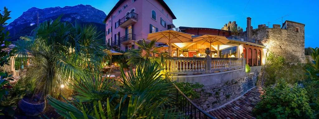 Property building in Villa Miravalle