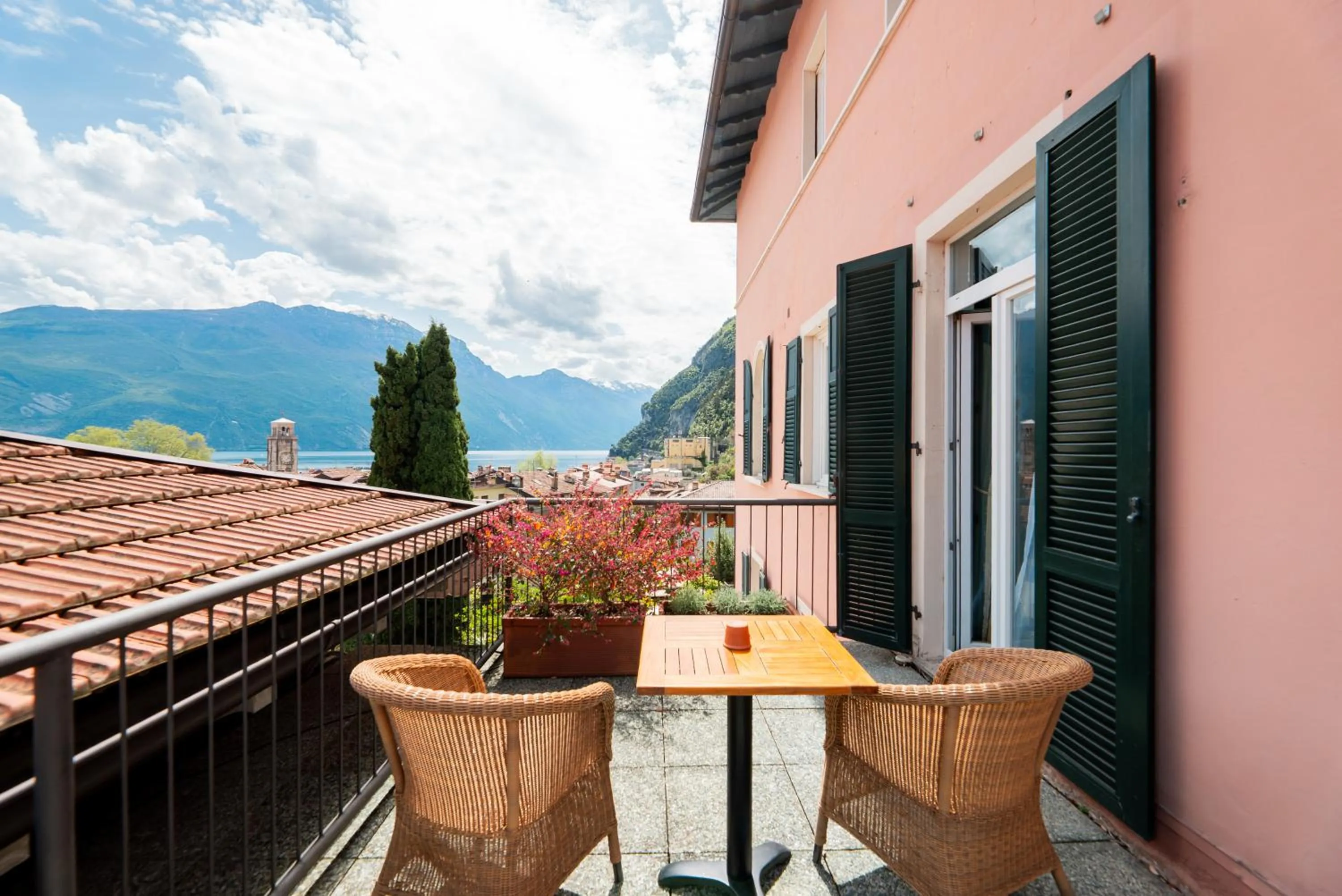 Property building in Villa Miravalle