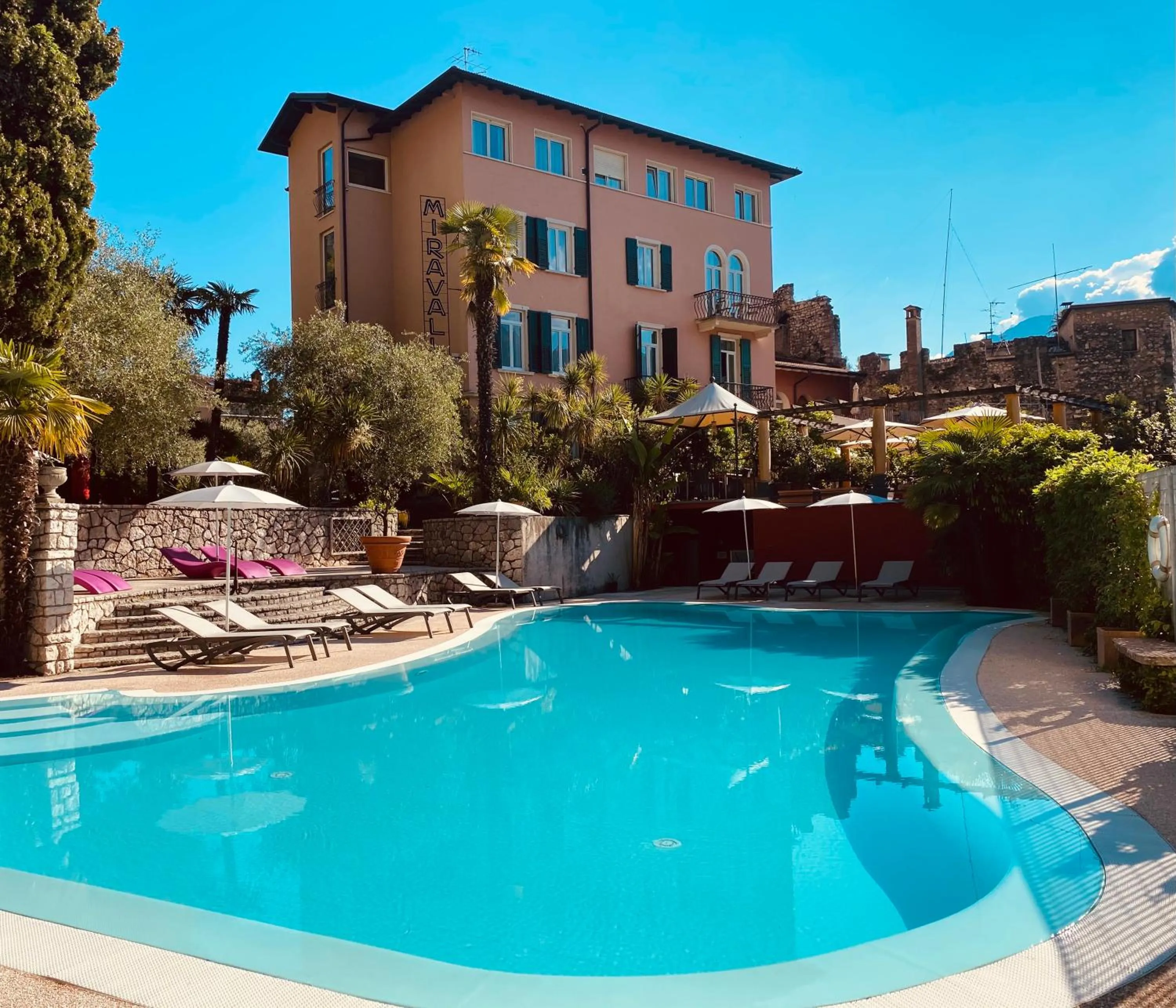 Property building in Villa Miravalle