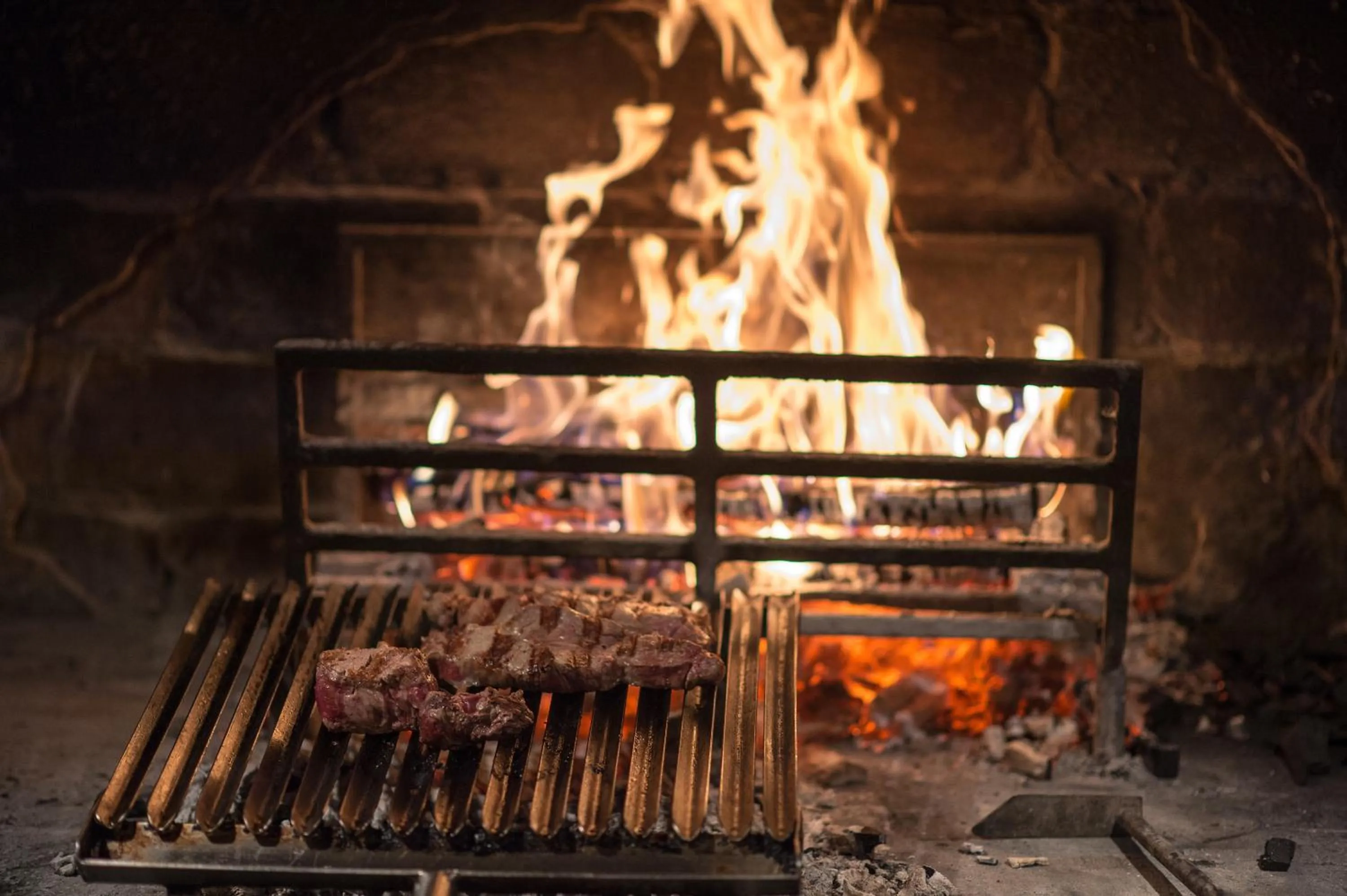 Restaurant/places to eat in Villa Miravalle