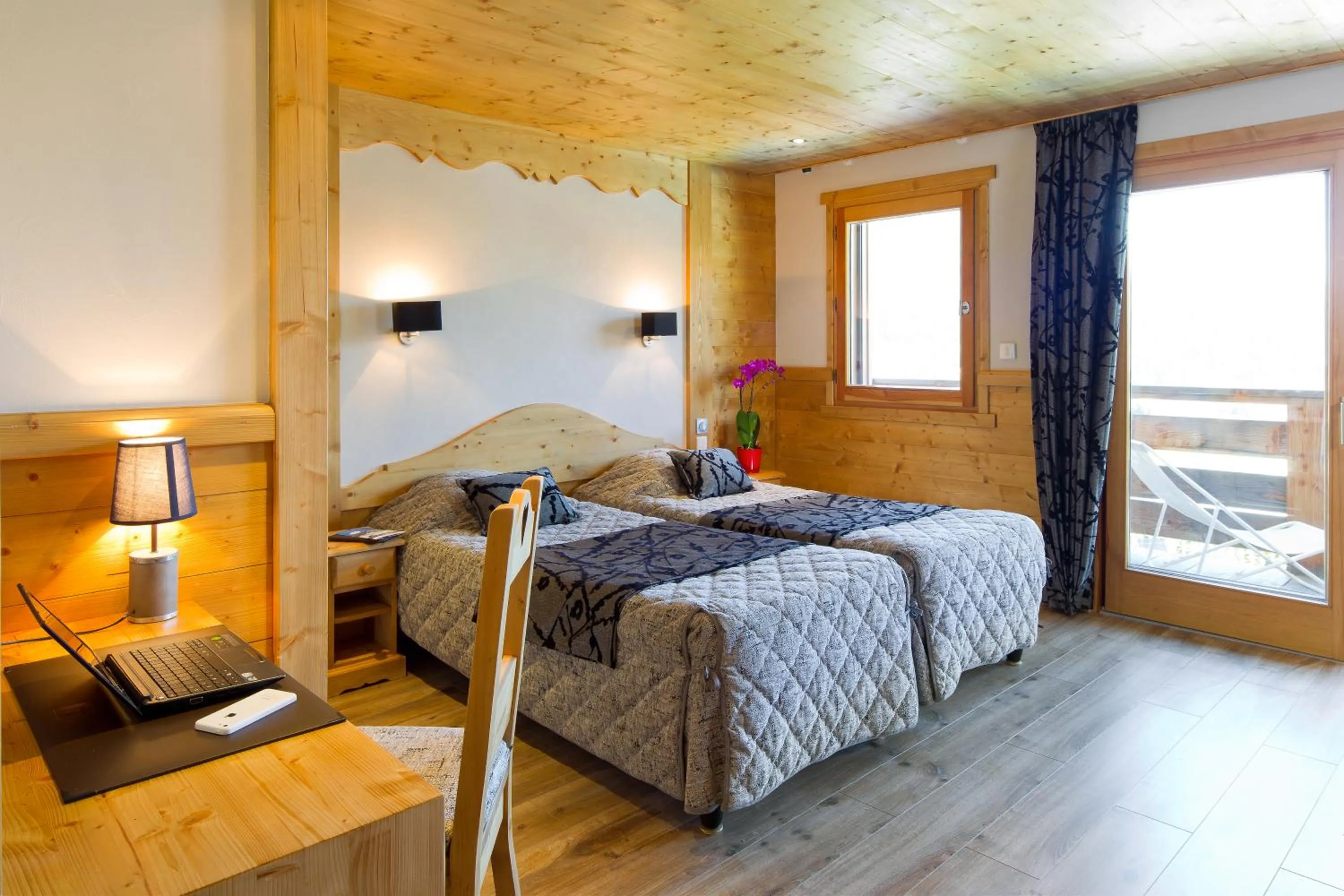 Bedroom, Bed in Logis Hotel & Spa Beau-Site