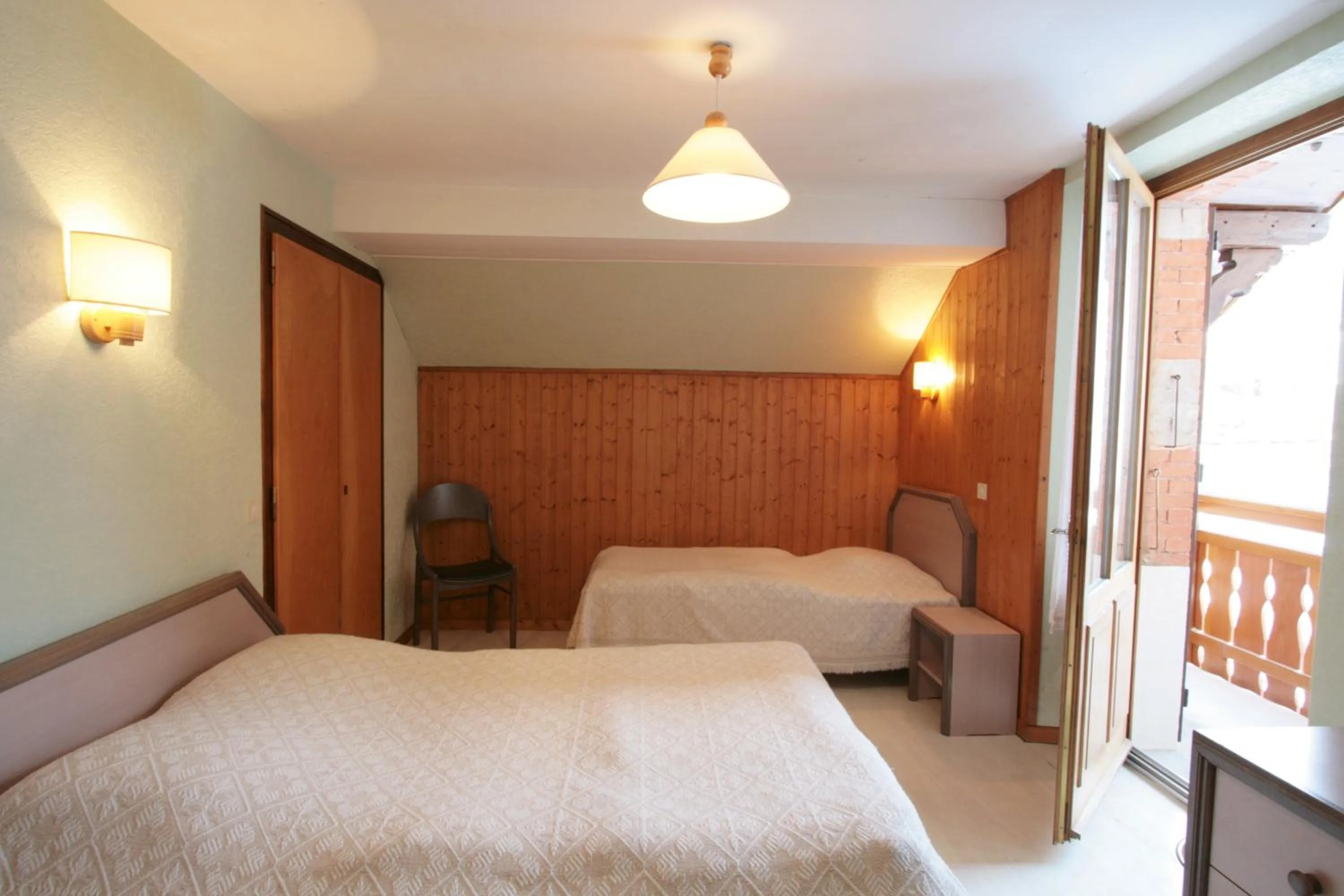 Bedroom, Bed in Logis Hotel & Spa Beau-Site