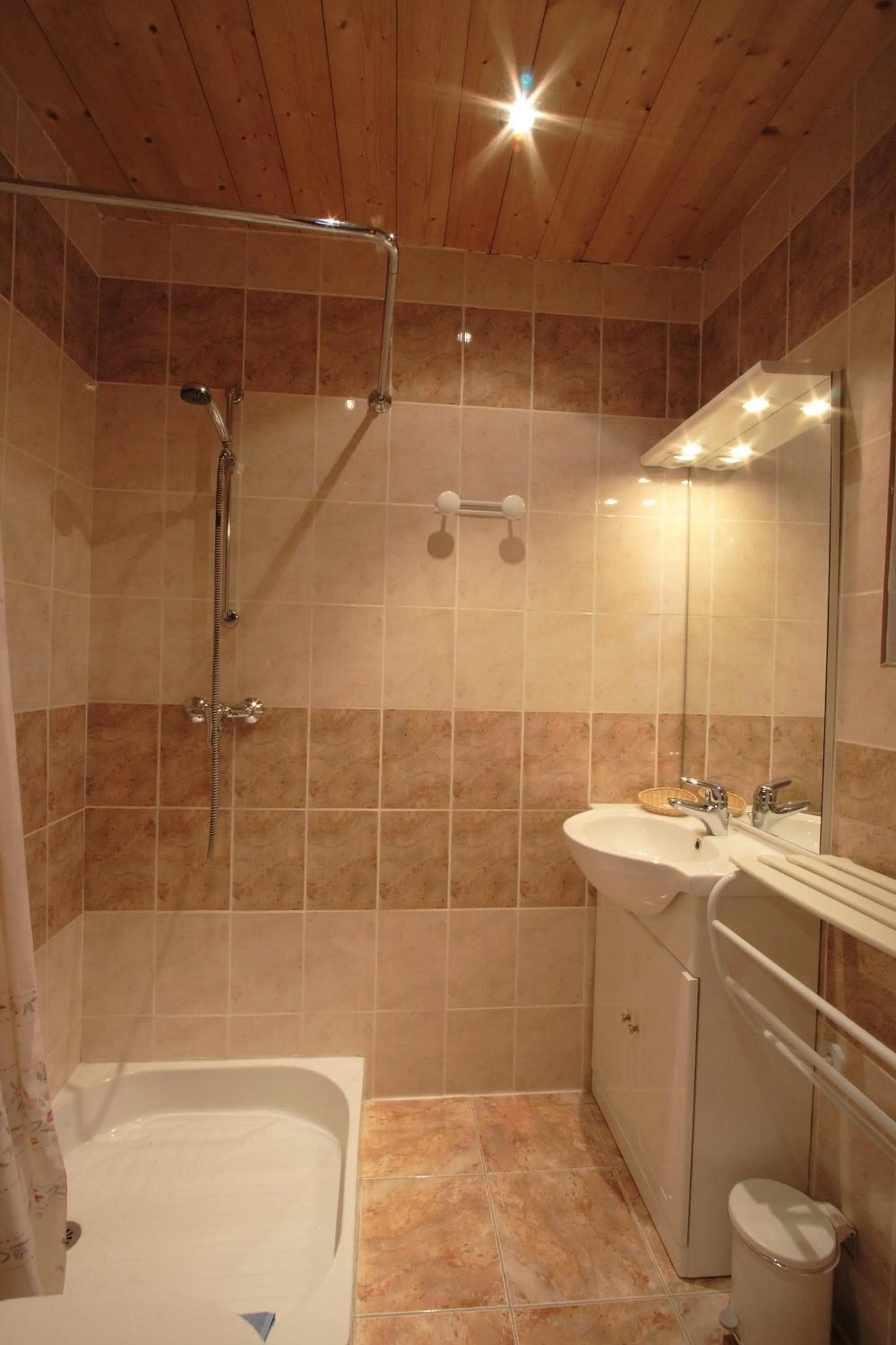 Bathroom in Logis Hotel & Spa Beau-Site