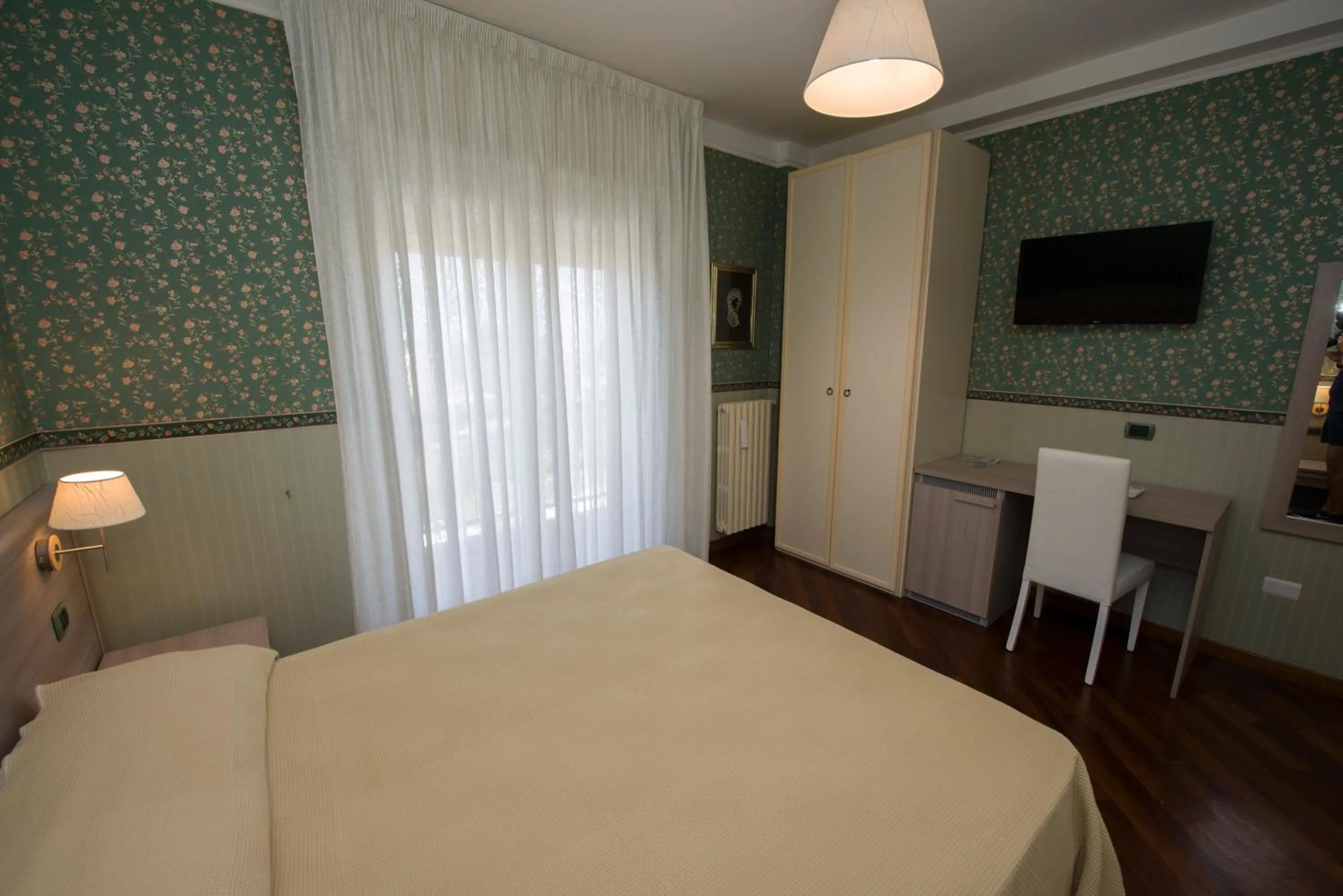Photo of the whole room, Bed in Passo del Cavaliere