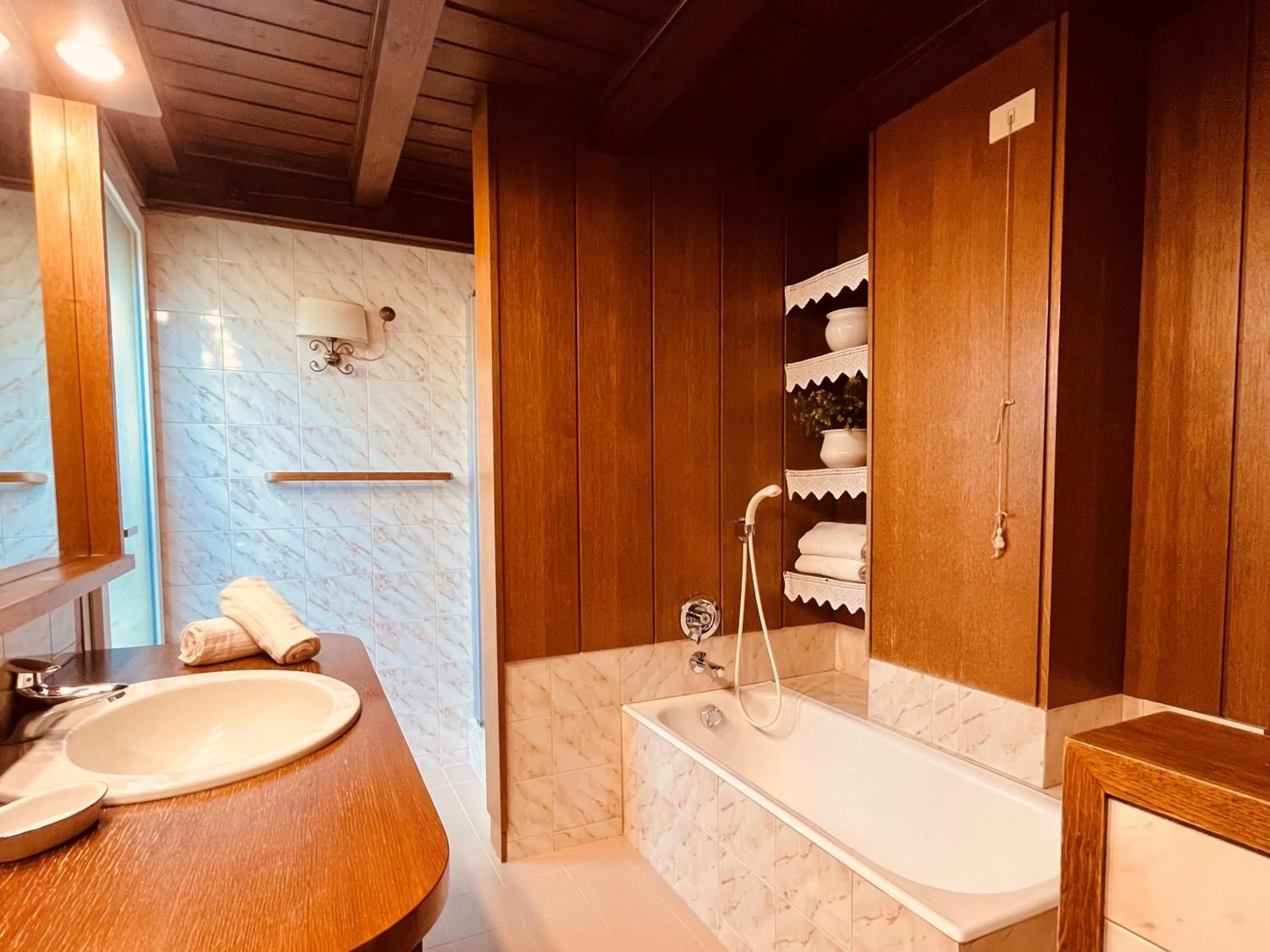 Bathroom in Centro Pineta Family Hotel & Wellness