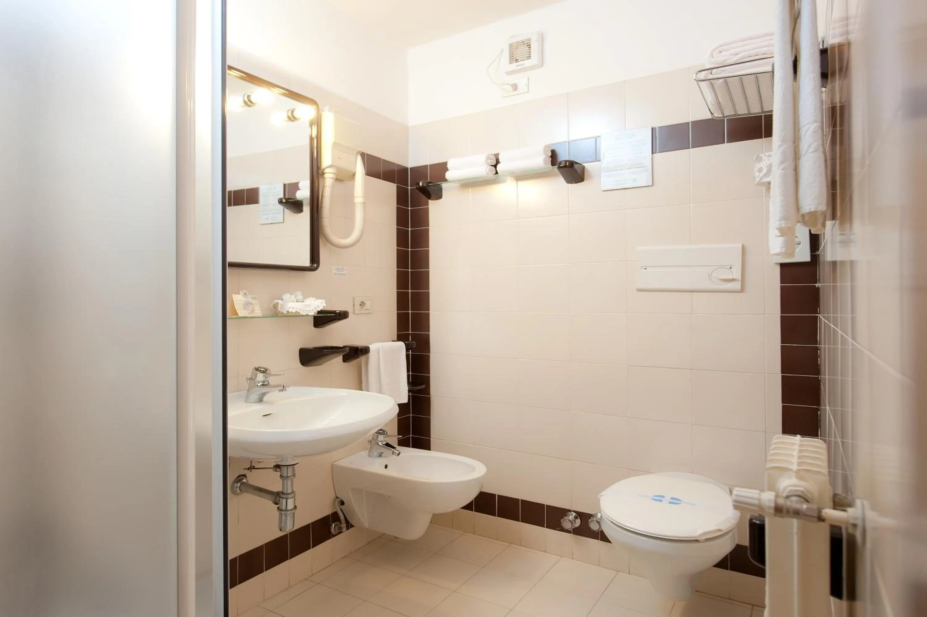 Bathroom in Centro Pineta Family Hotel & Wellness