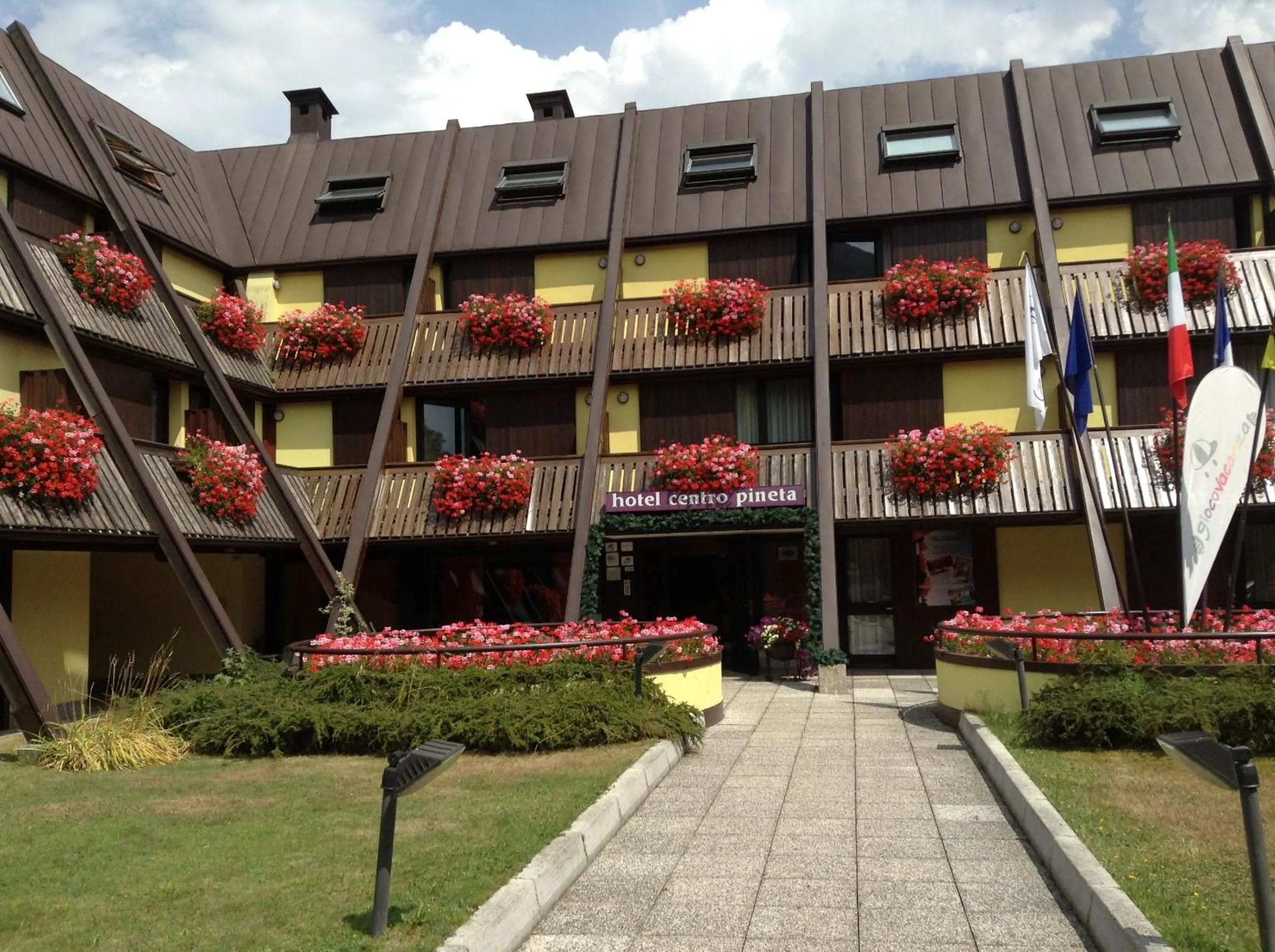 Facade/entrance in Centro Pineta Family Hotel & Wellness
