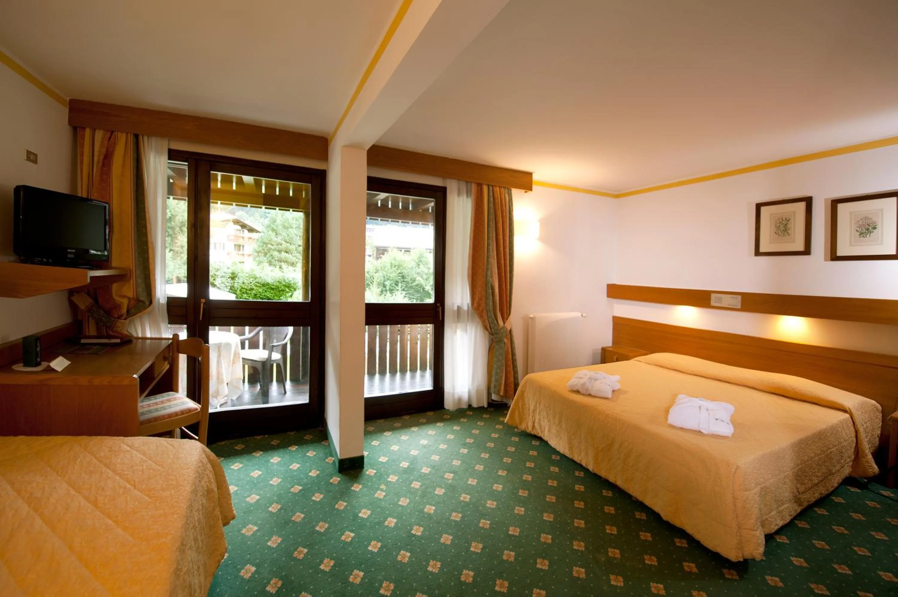 Bedroom, Bed in Centro Pineta Family Hotel & Wellness