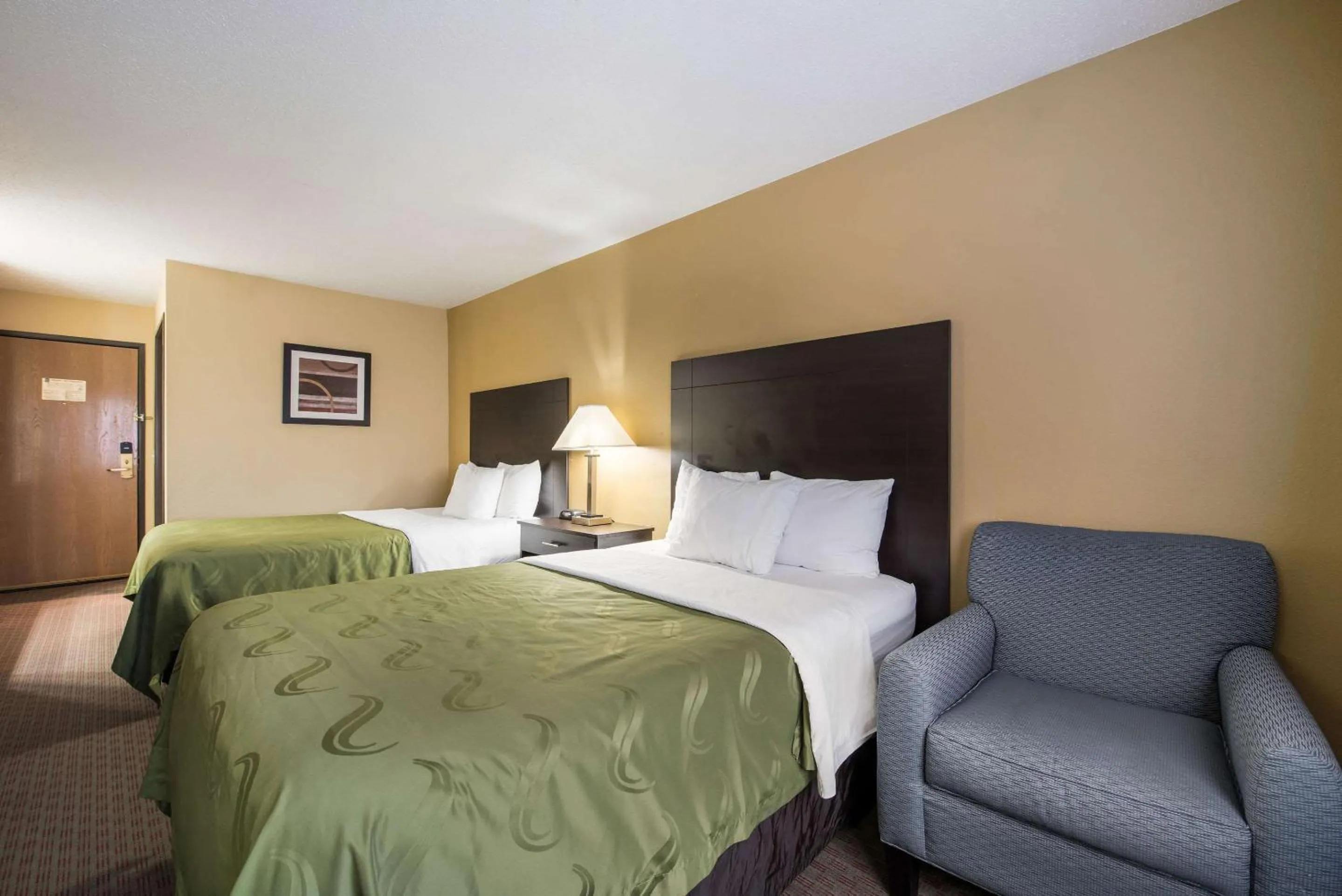 Photo of the whole room, Bed in Quality Inn & Suites Menomonie