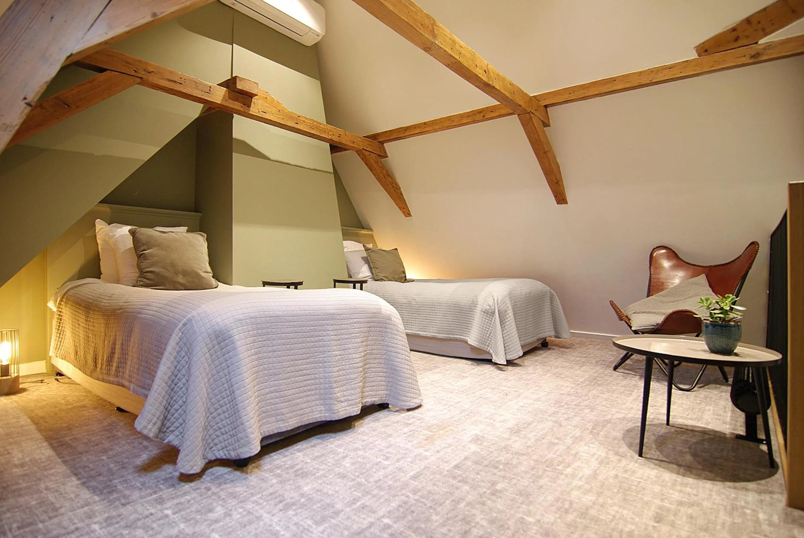 Bed in Authentic Farmhouse - De Vergulden Eenhoorn