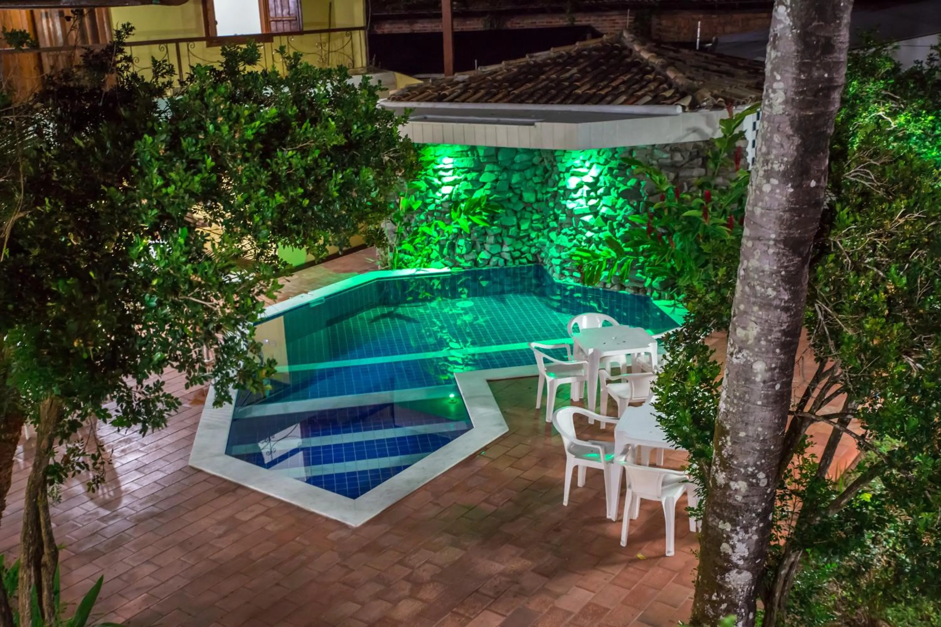 Swimming pool in Chauã Porto Hotel