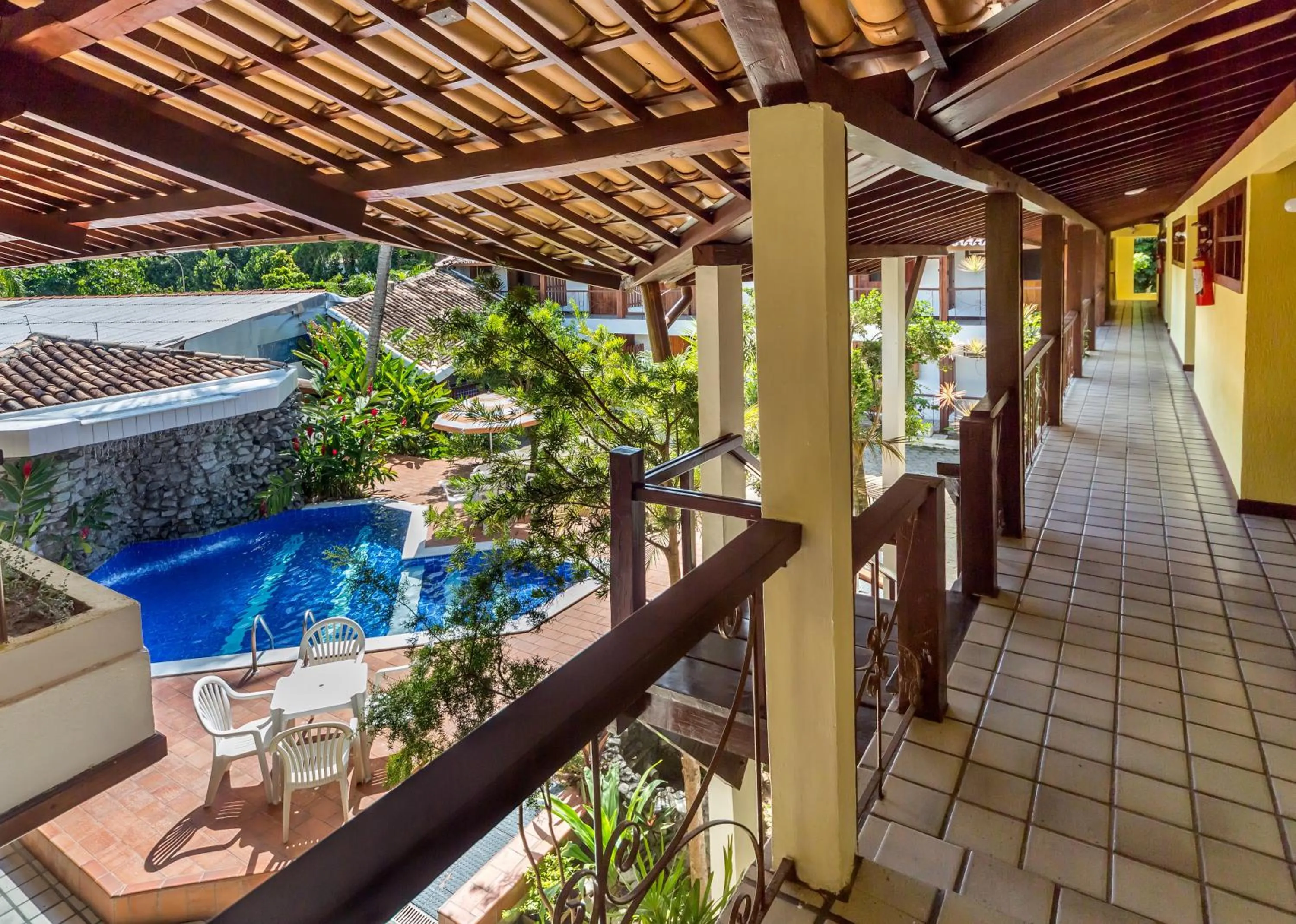 Swimming pool in Chauã Porto Hotel