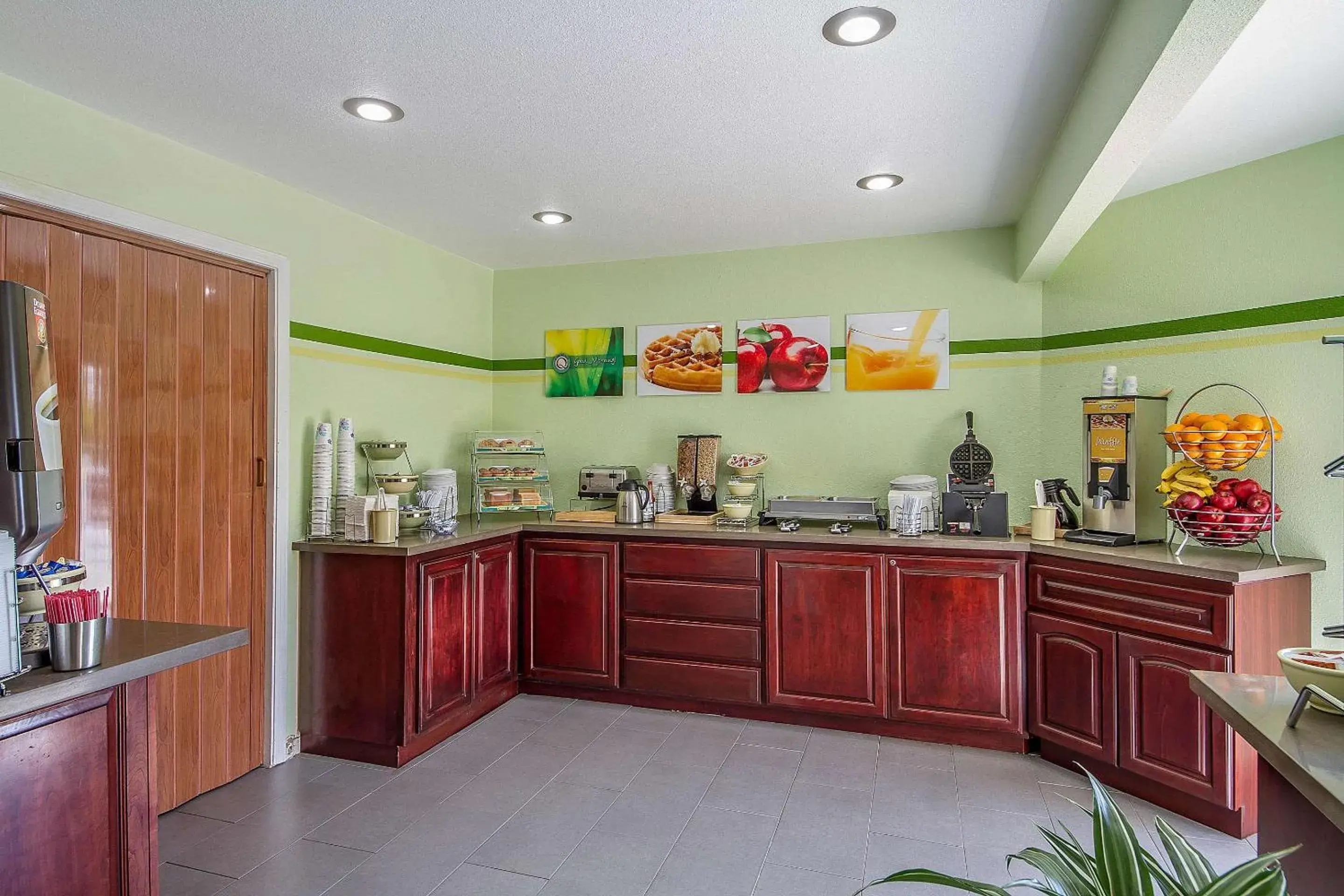 Restaurant/places to eat in Quality Inn & Suites Capitola By the Sea Restaurant/places to eat in Quality Inn & Suites Capitola By the Sea