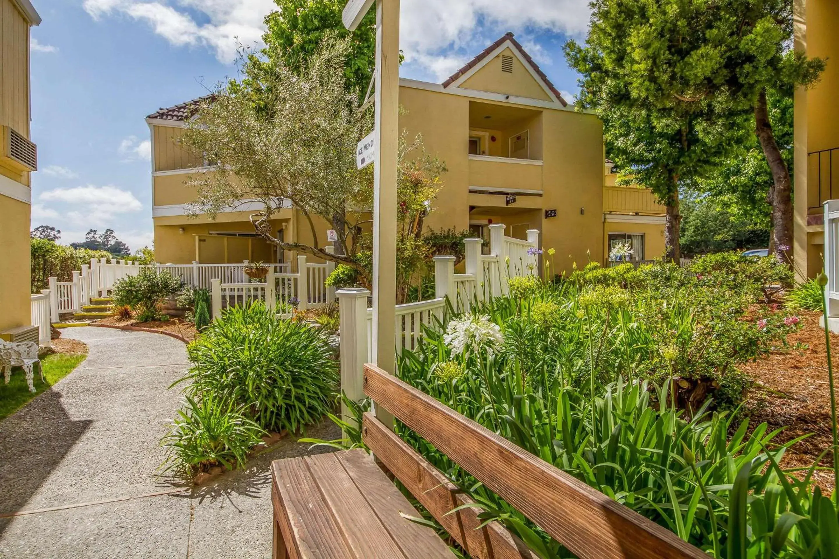 Property building in Quality Inn & Suites Capitola By the Sea Property building in Quality Inn & Suites Capitola By the Sea