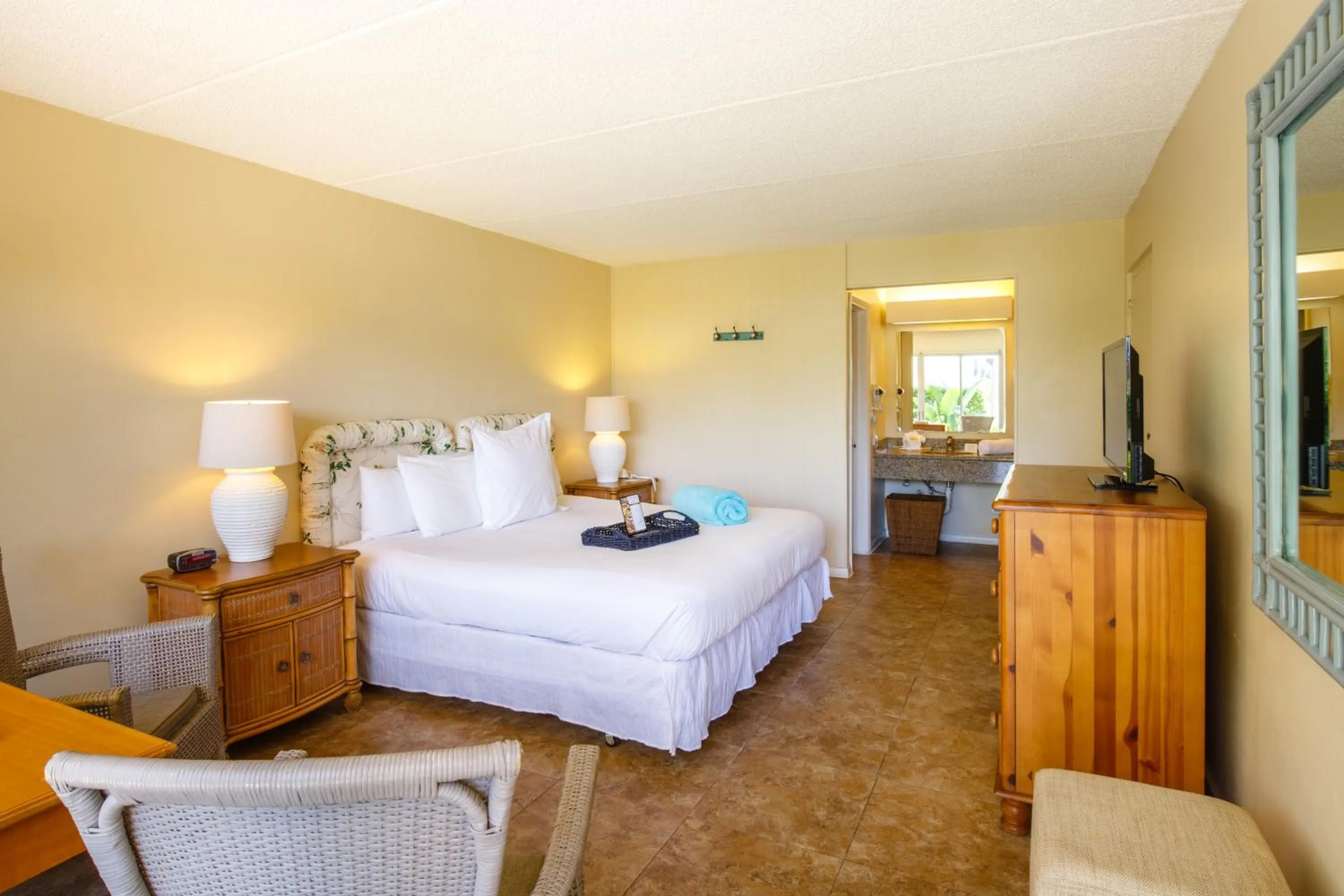 Photo of the whole room, Bed in Naples Garden Inn