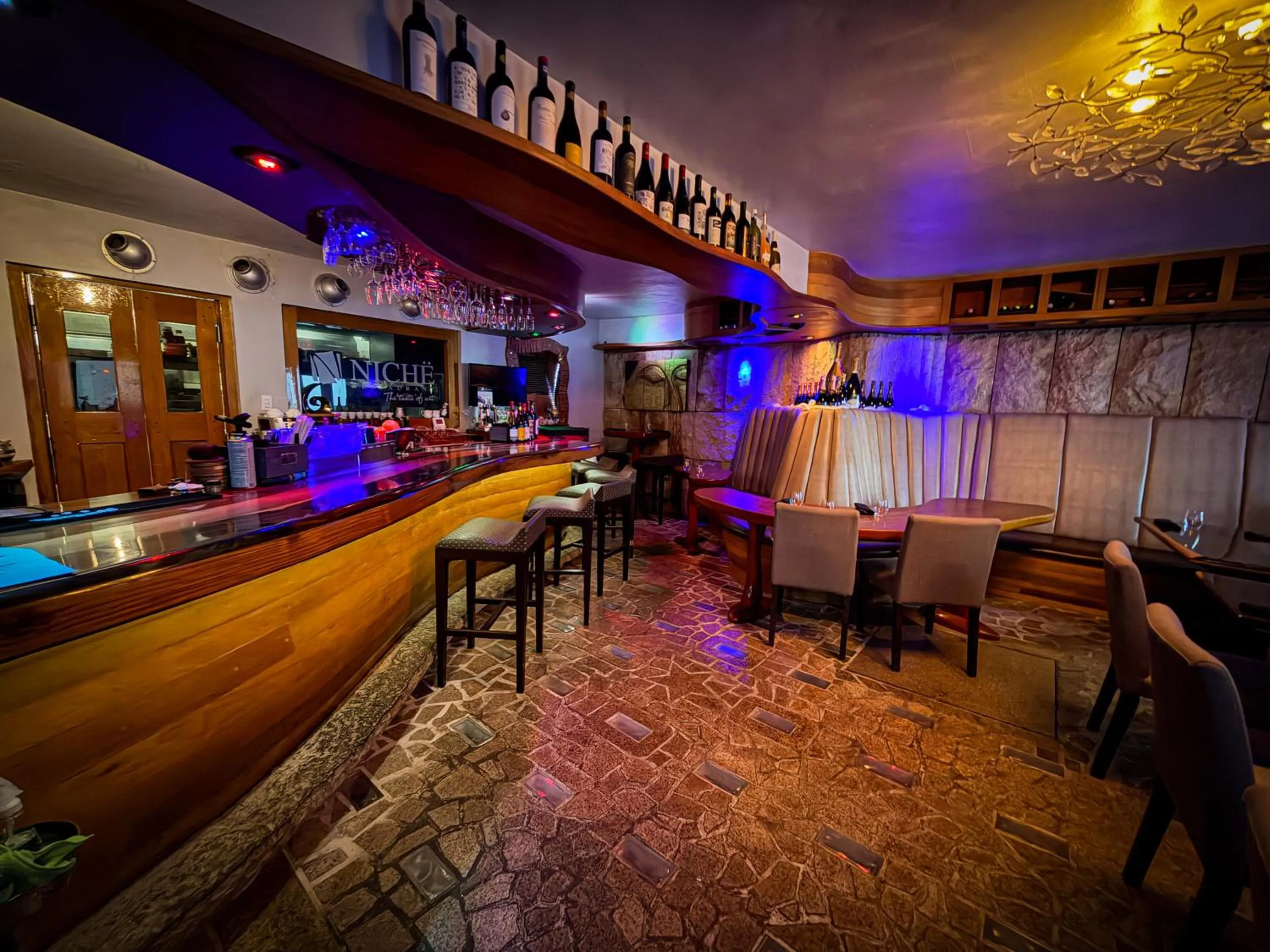 Restaurant/places to eat in Acacia Boutique Hotel