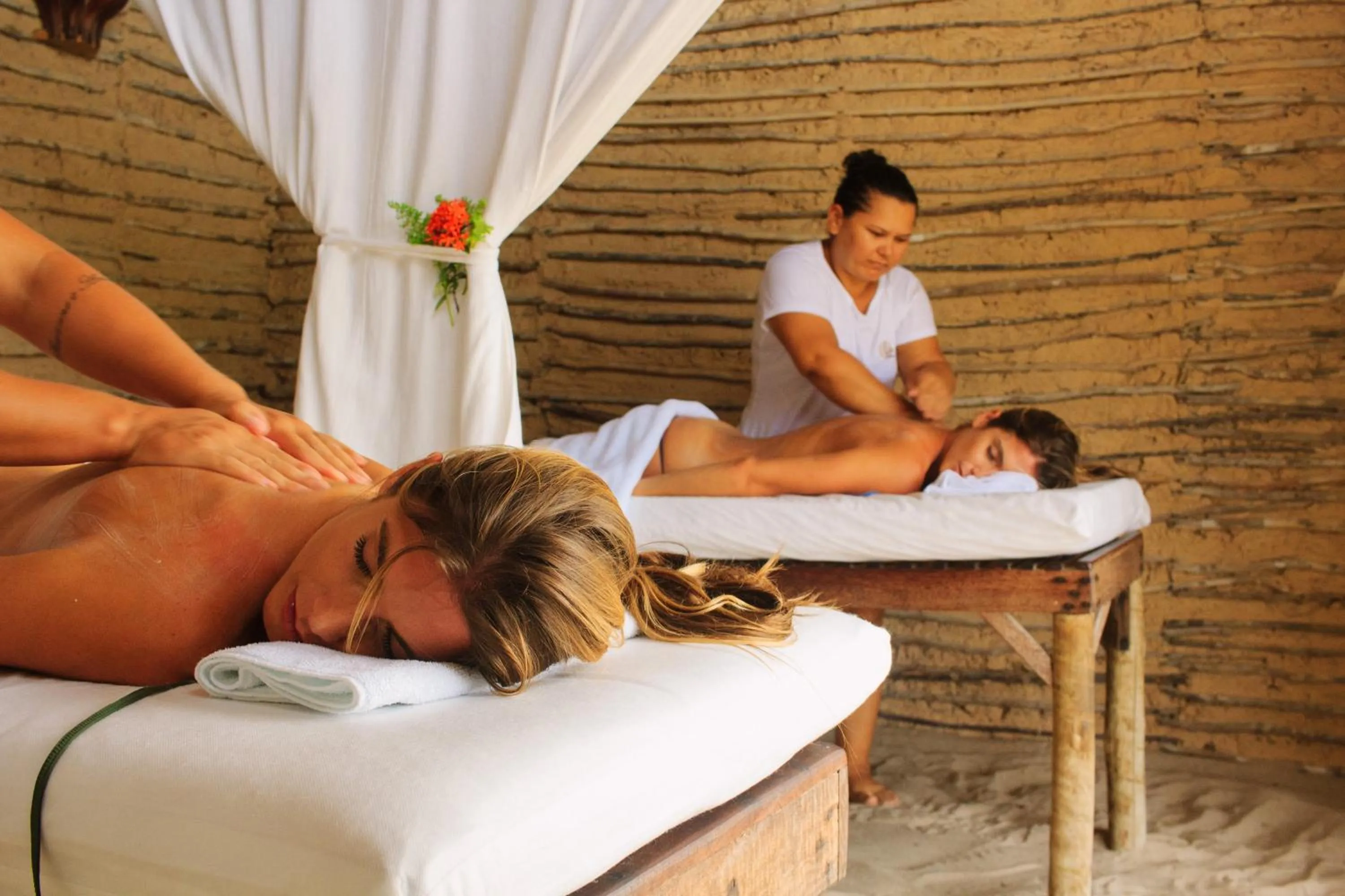 Massage in Rancho Do Peixe