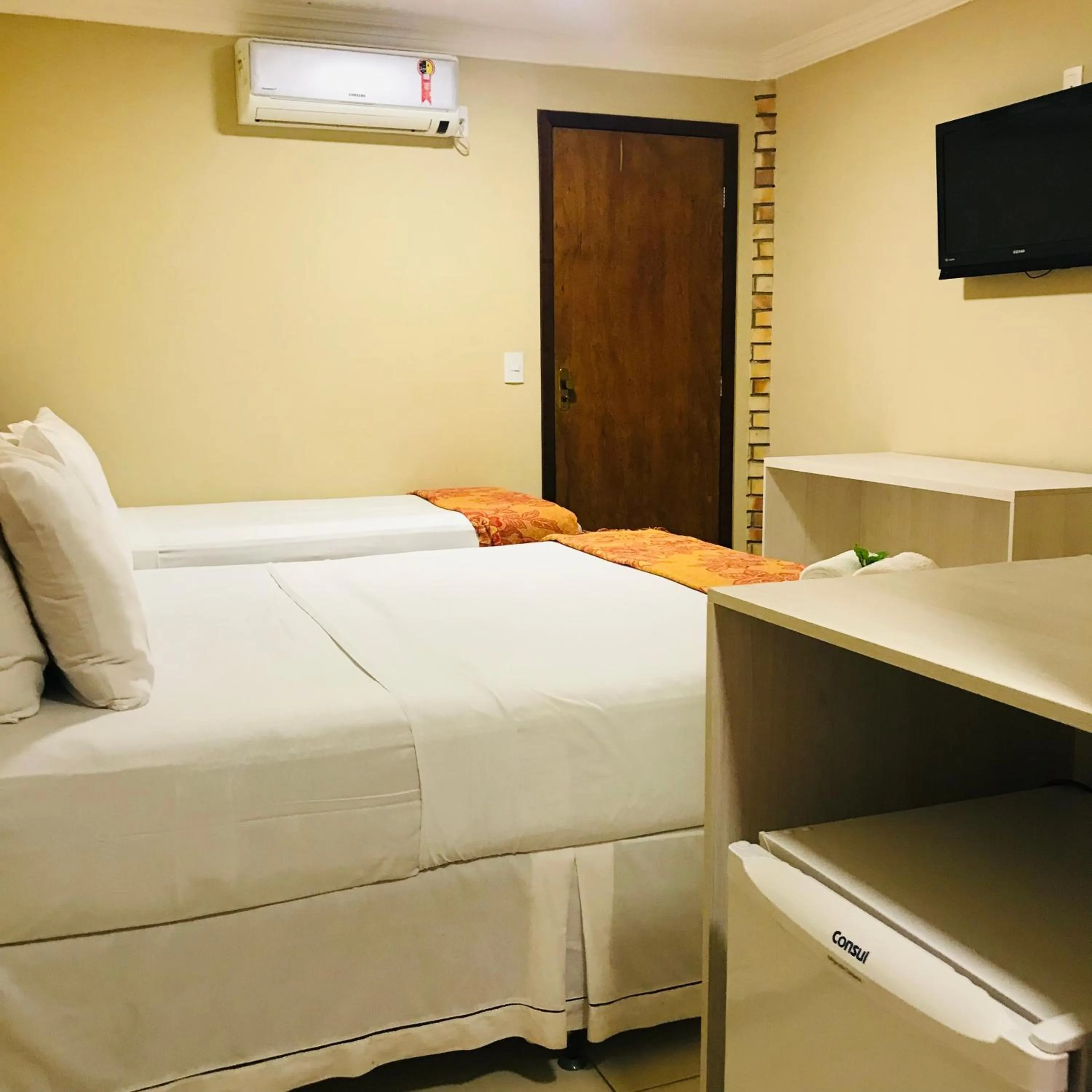 Photo of the whole room, Bed in Hotel Pousada Latitude