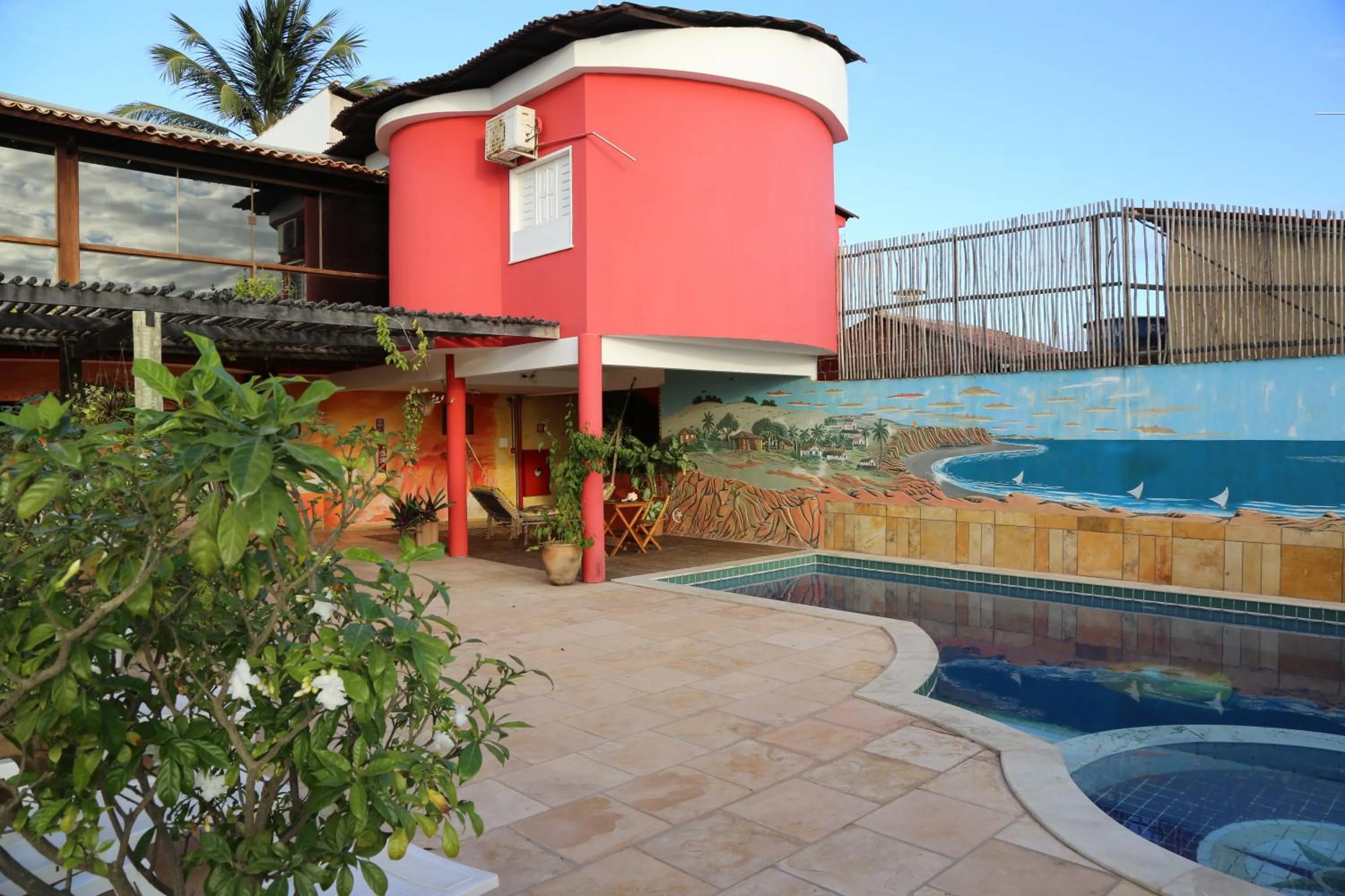 Swimming pool in Hotel Pousada Latitude