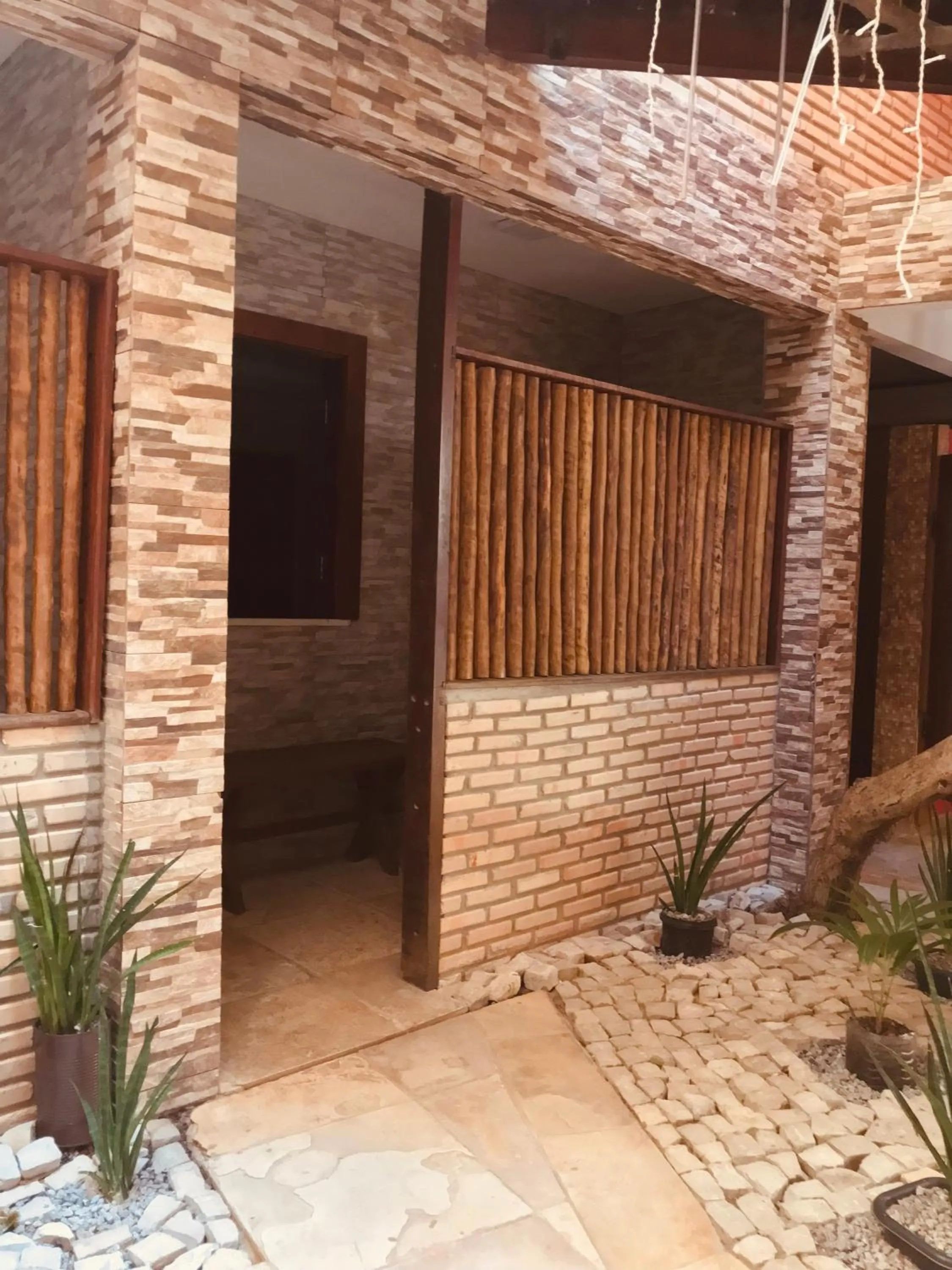 Property building in Hotel Pousada Latitude