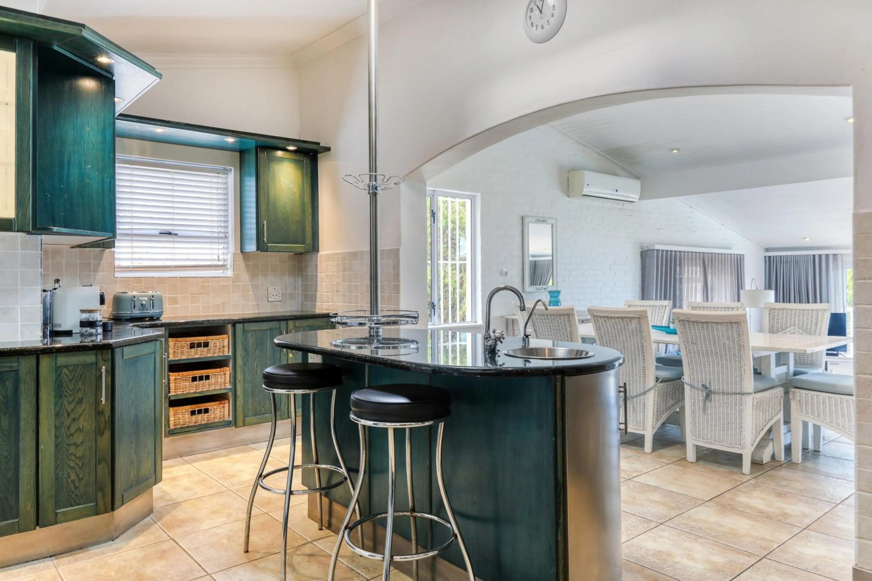 Rontree Reflections