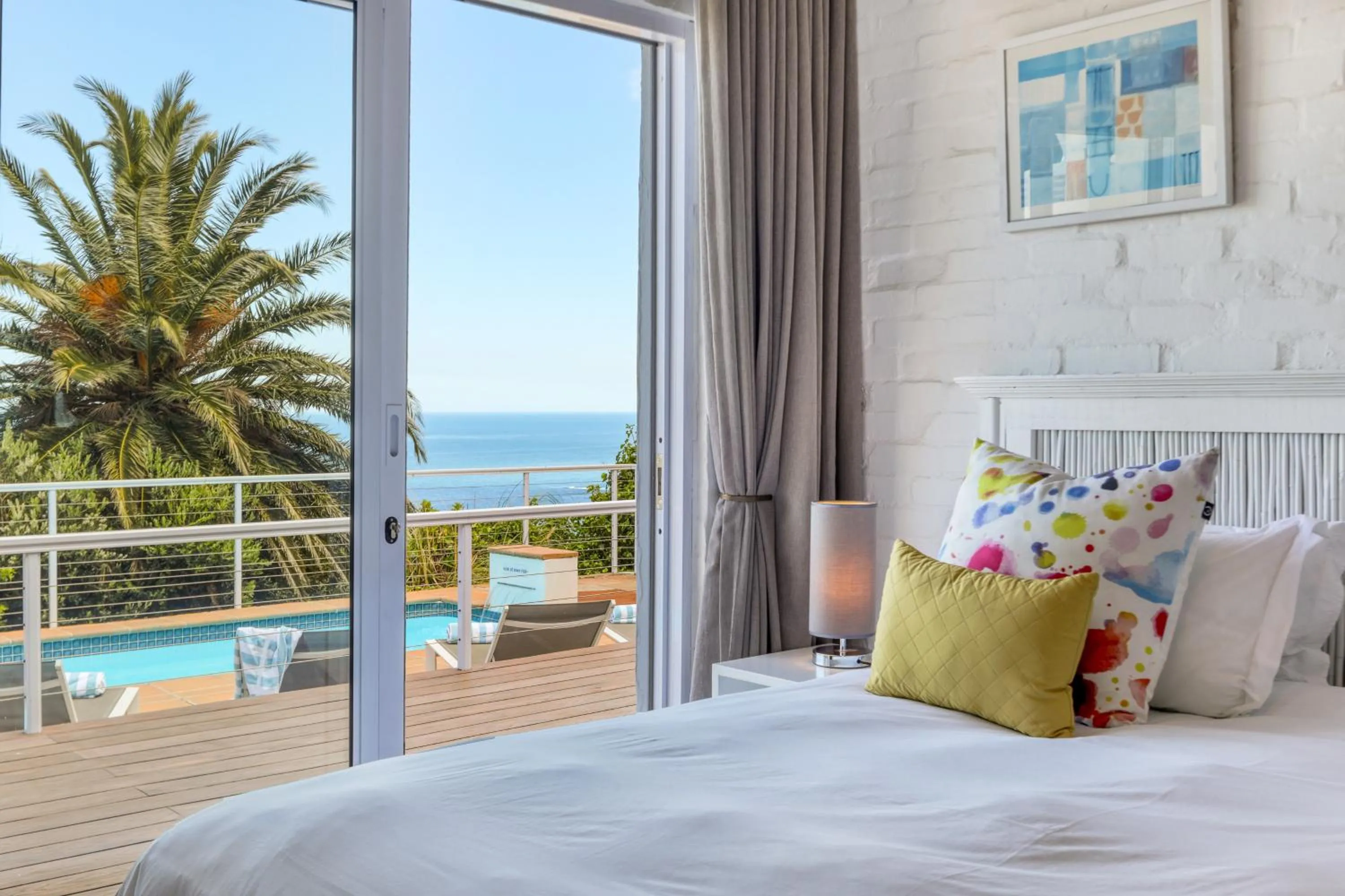 Bed in Rontree Reflections