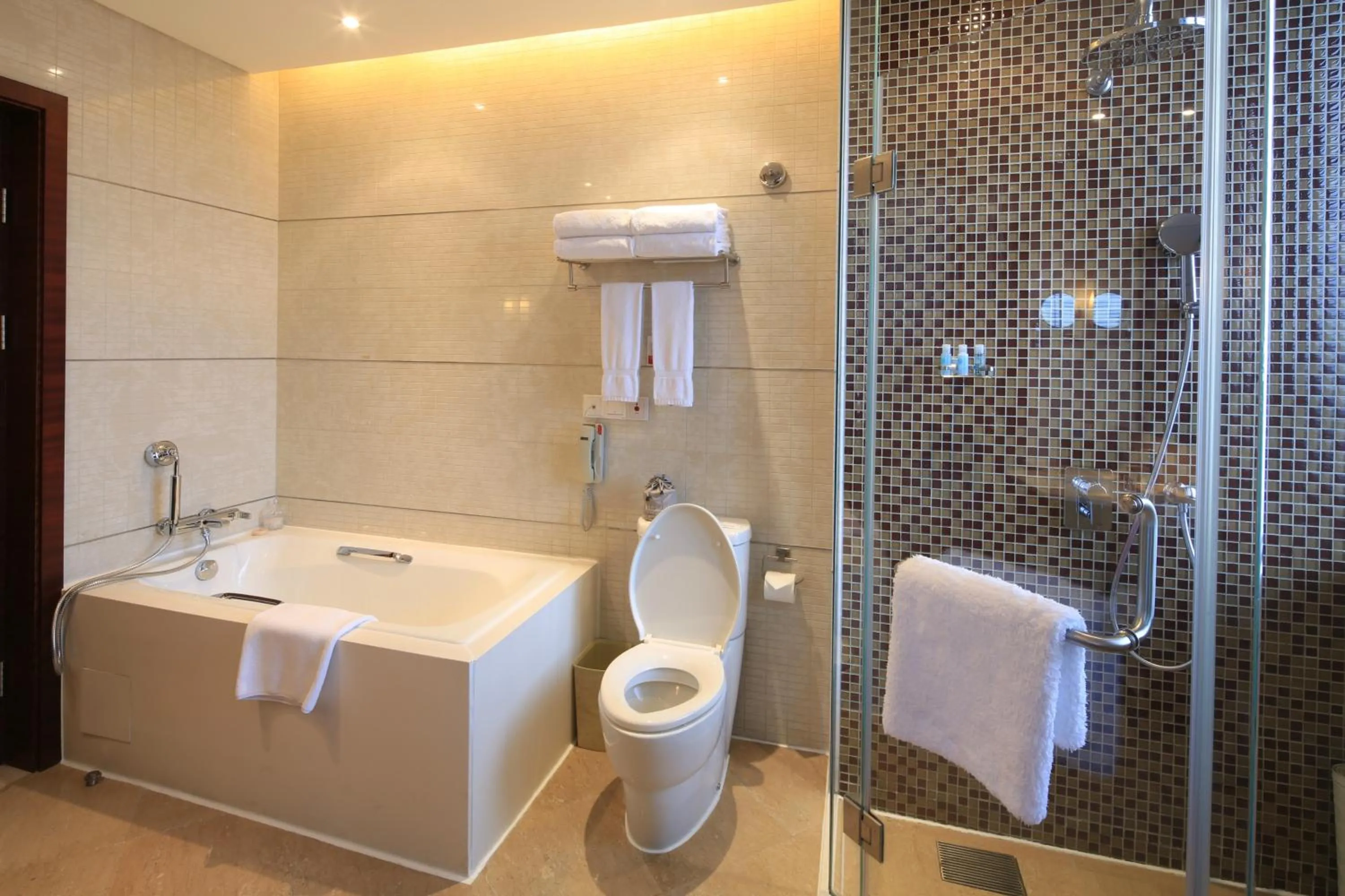 Bathroom in Hilton Garden Inn Shanghai Caohejing Hi-Tech Park