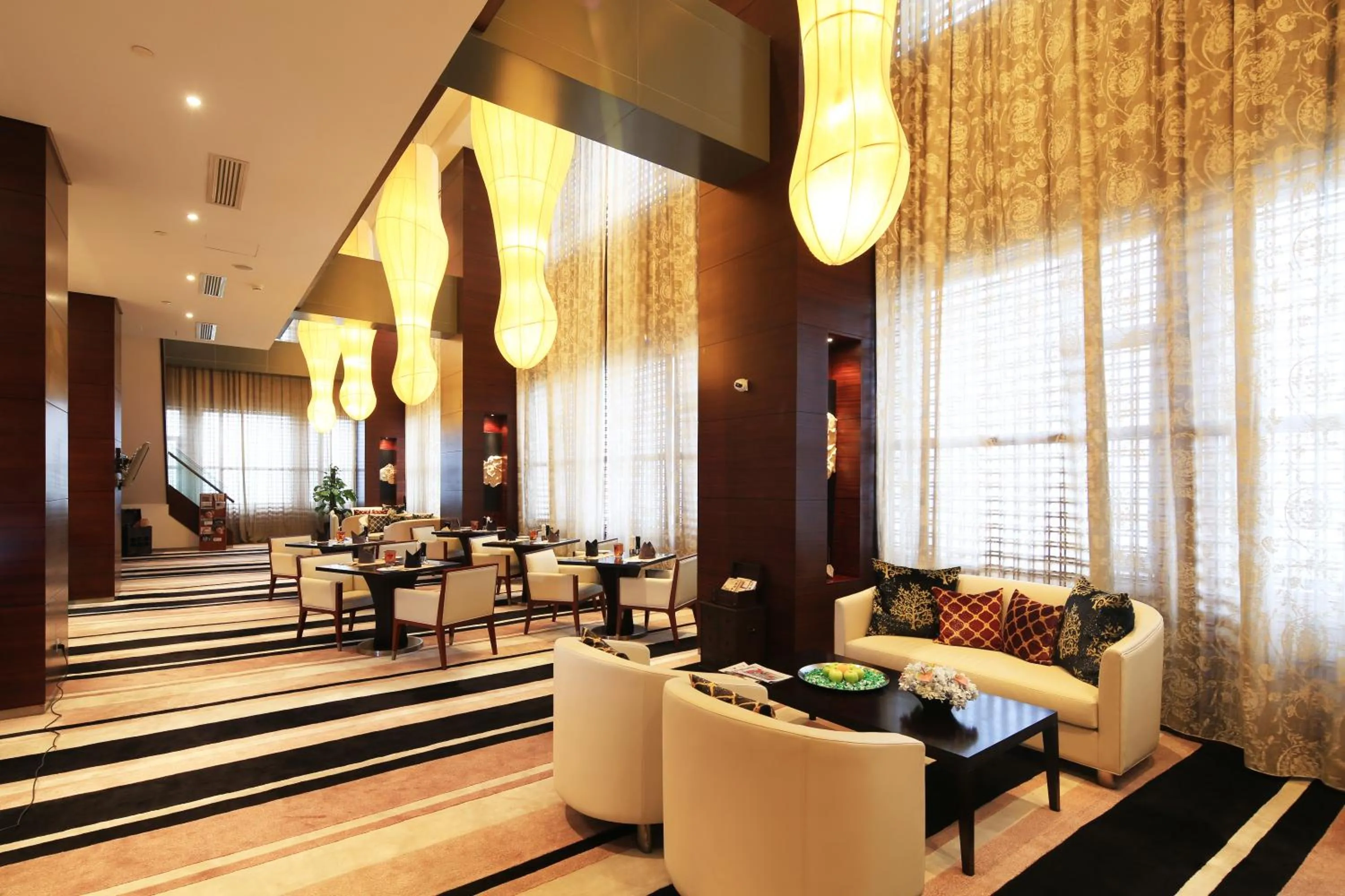 Lounge or bar in Hilton Garden Inn Shanghai Caohejing Hi-Tech Park