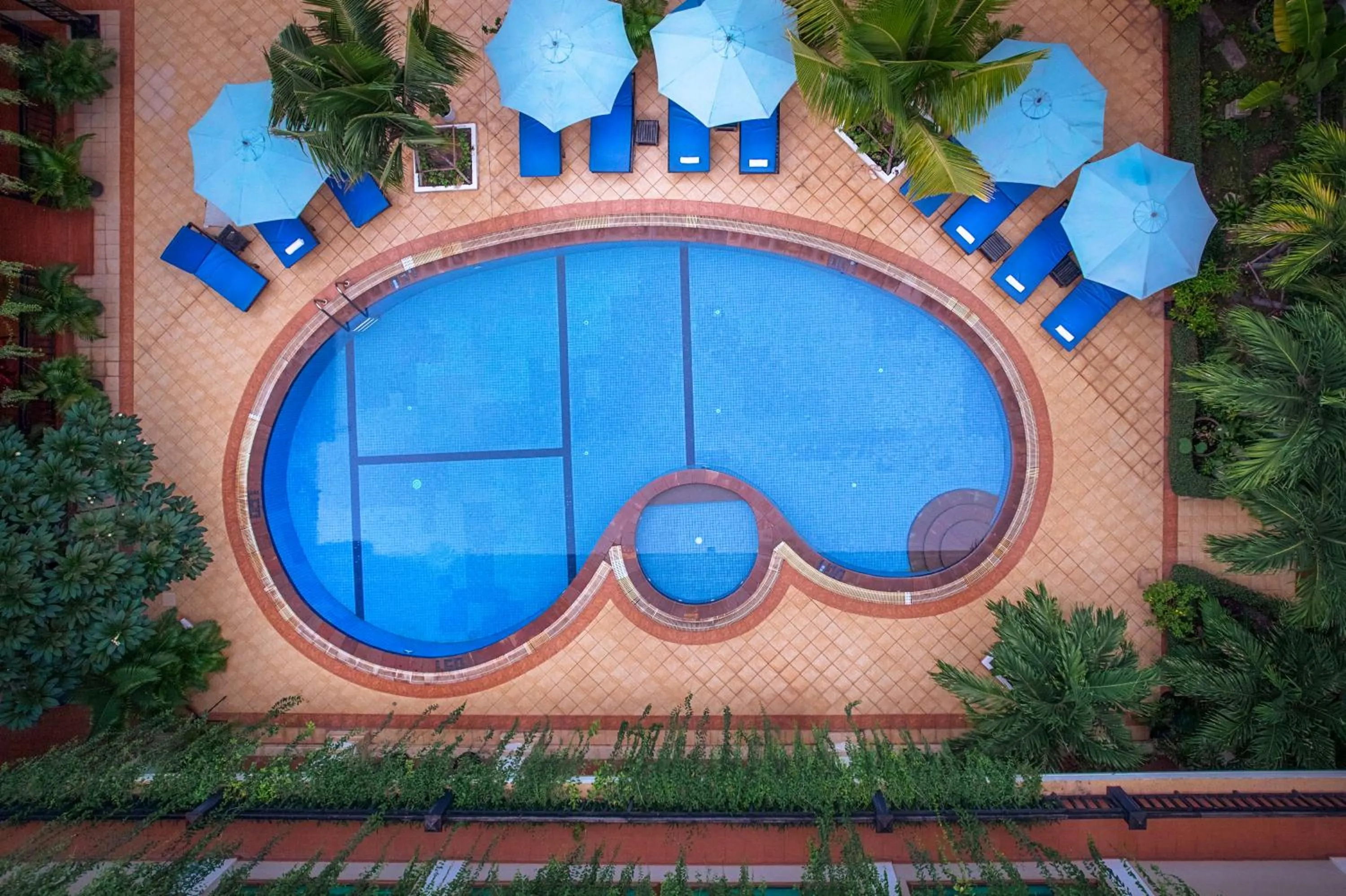 Swimming pool in Angkor Holiday Hotel