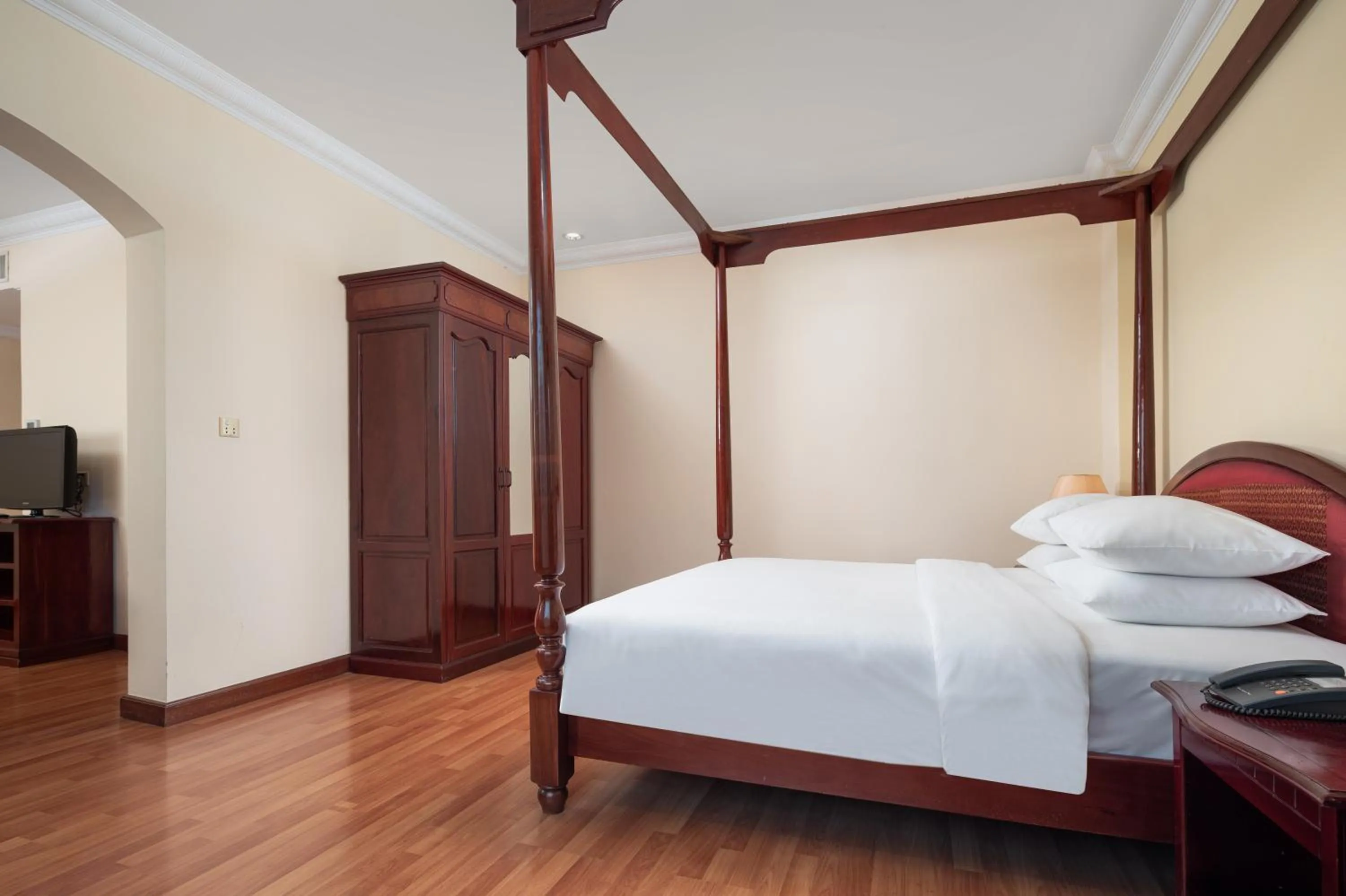 Bedroom, Bed in Angkor Holiday Hotel