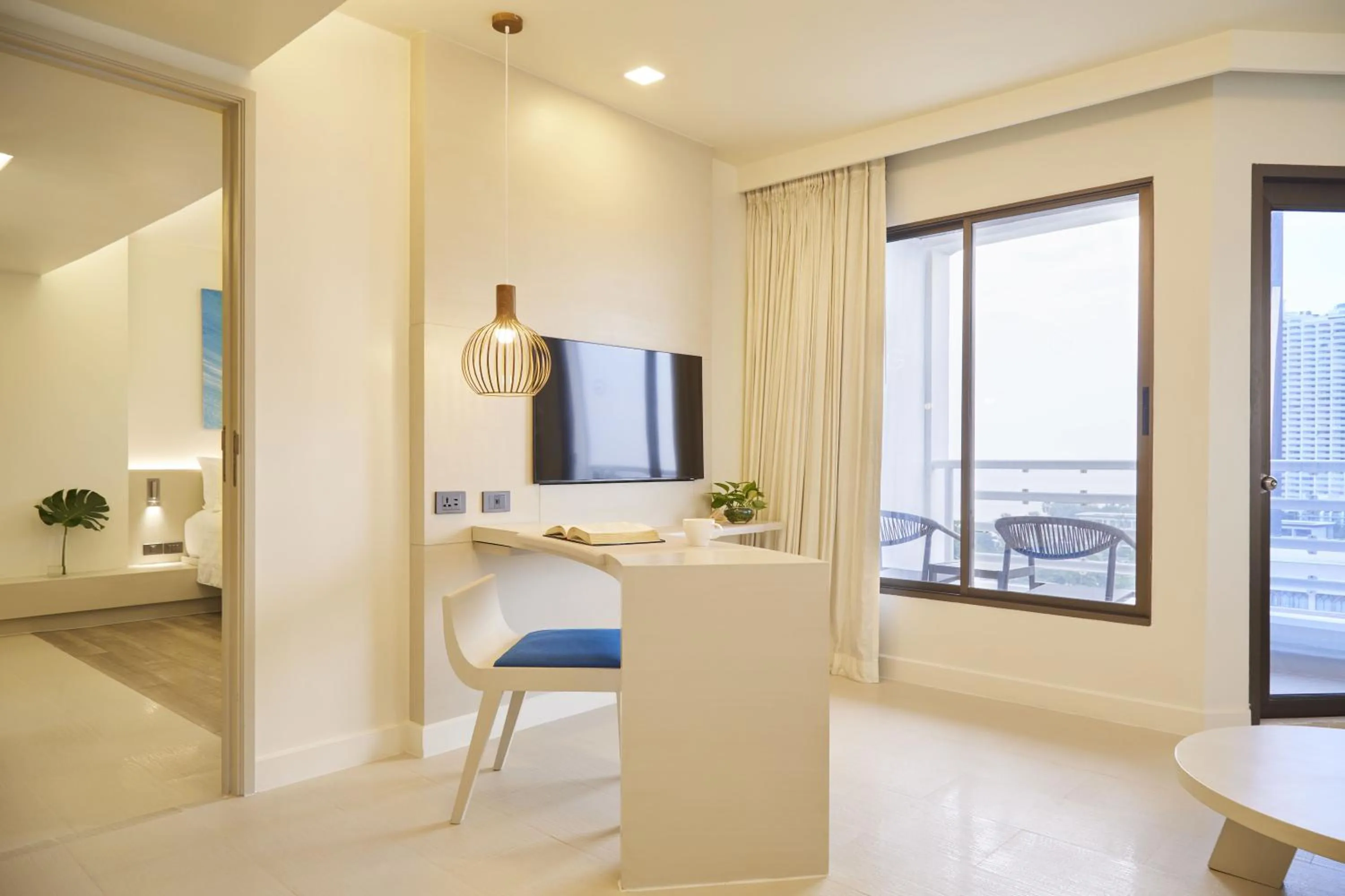 Living room in Pullman Pattaya Hotel G