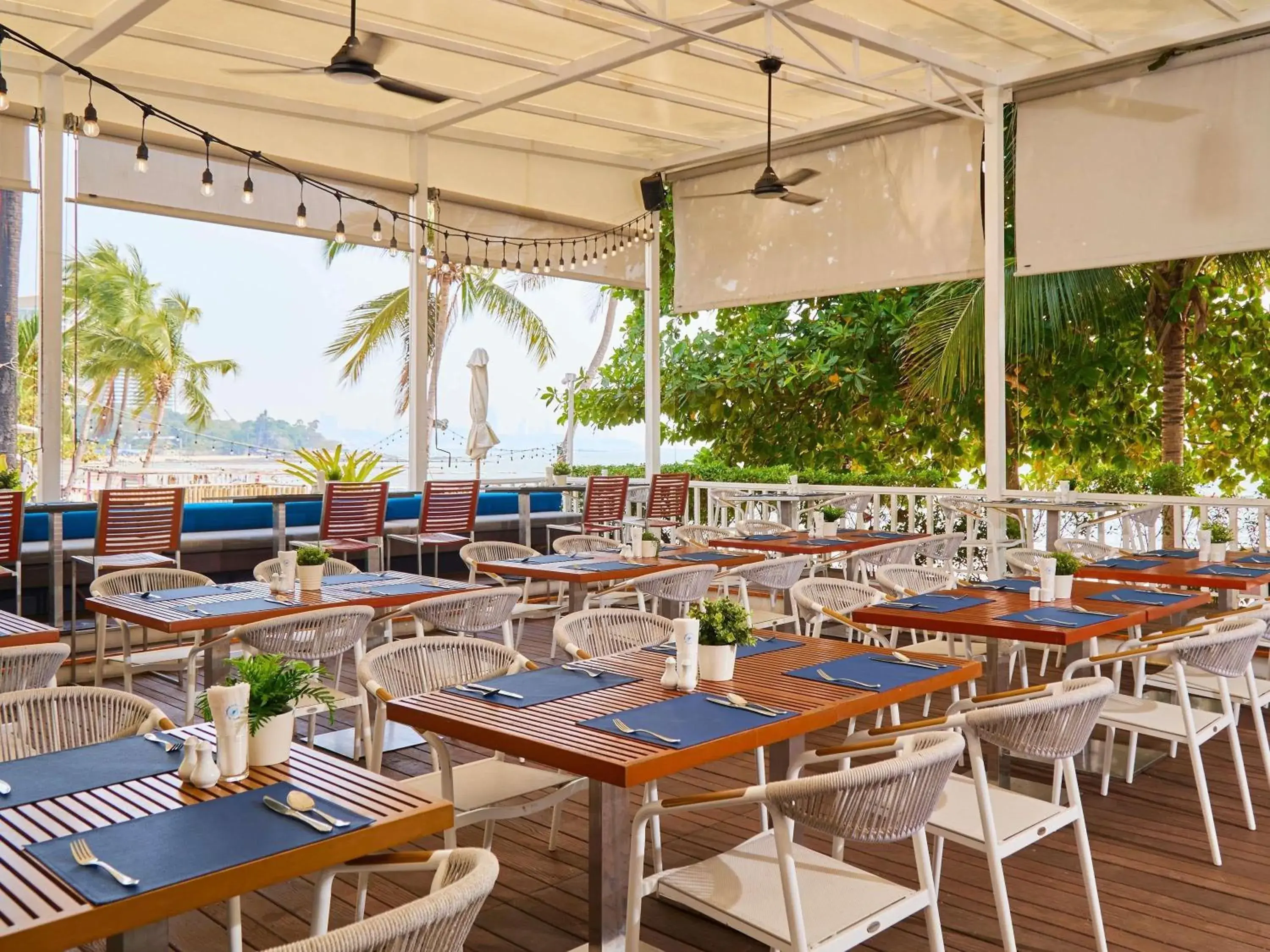 Property building in Pullman Pattaya Hotel G Property building in Pullman Pattaya Hotel G