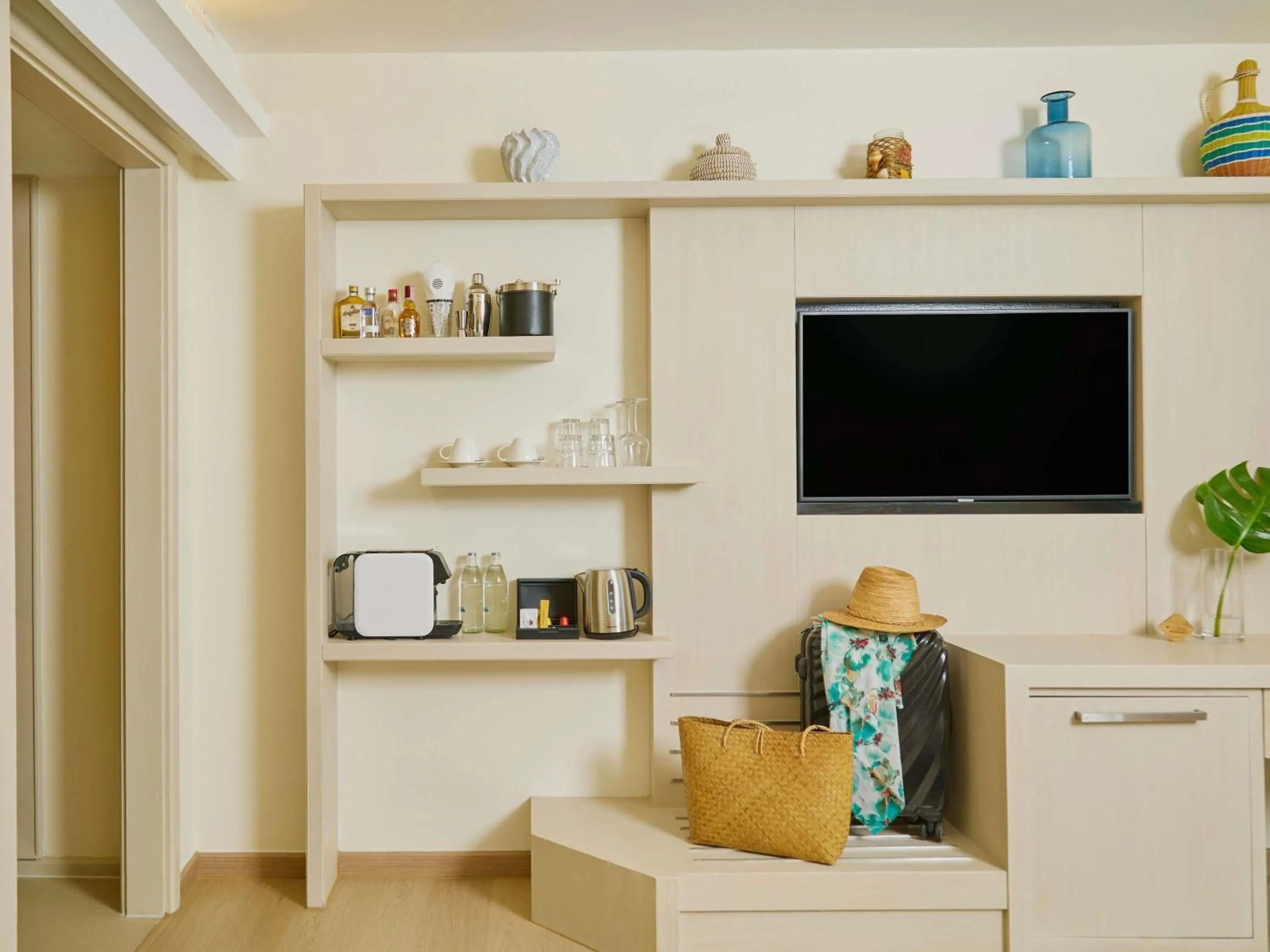 Bedroom in Pullman Pattaya Hotel G