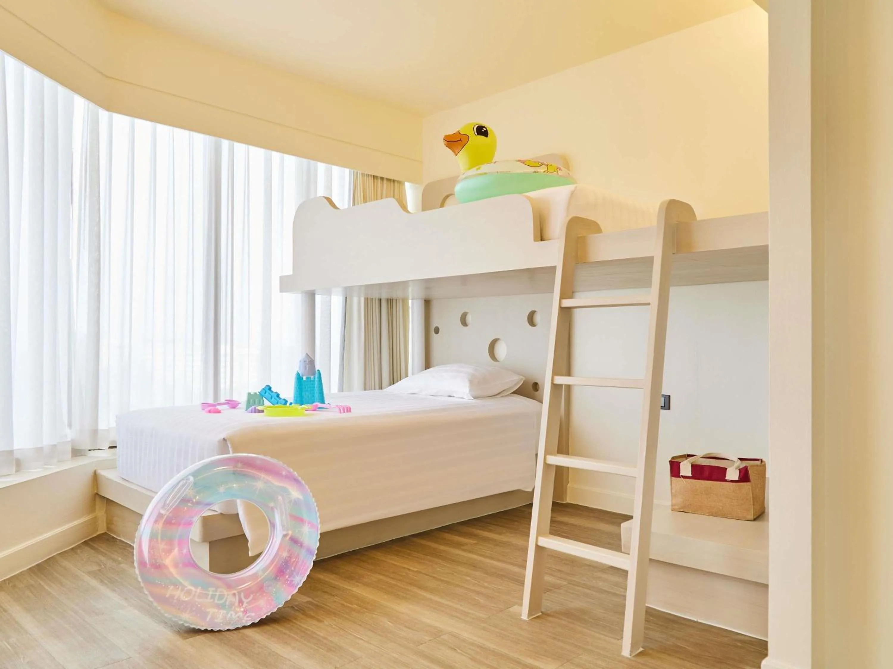 Bedroom, Bed in Pullman Pattaya Hotel G