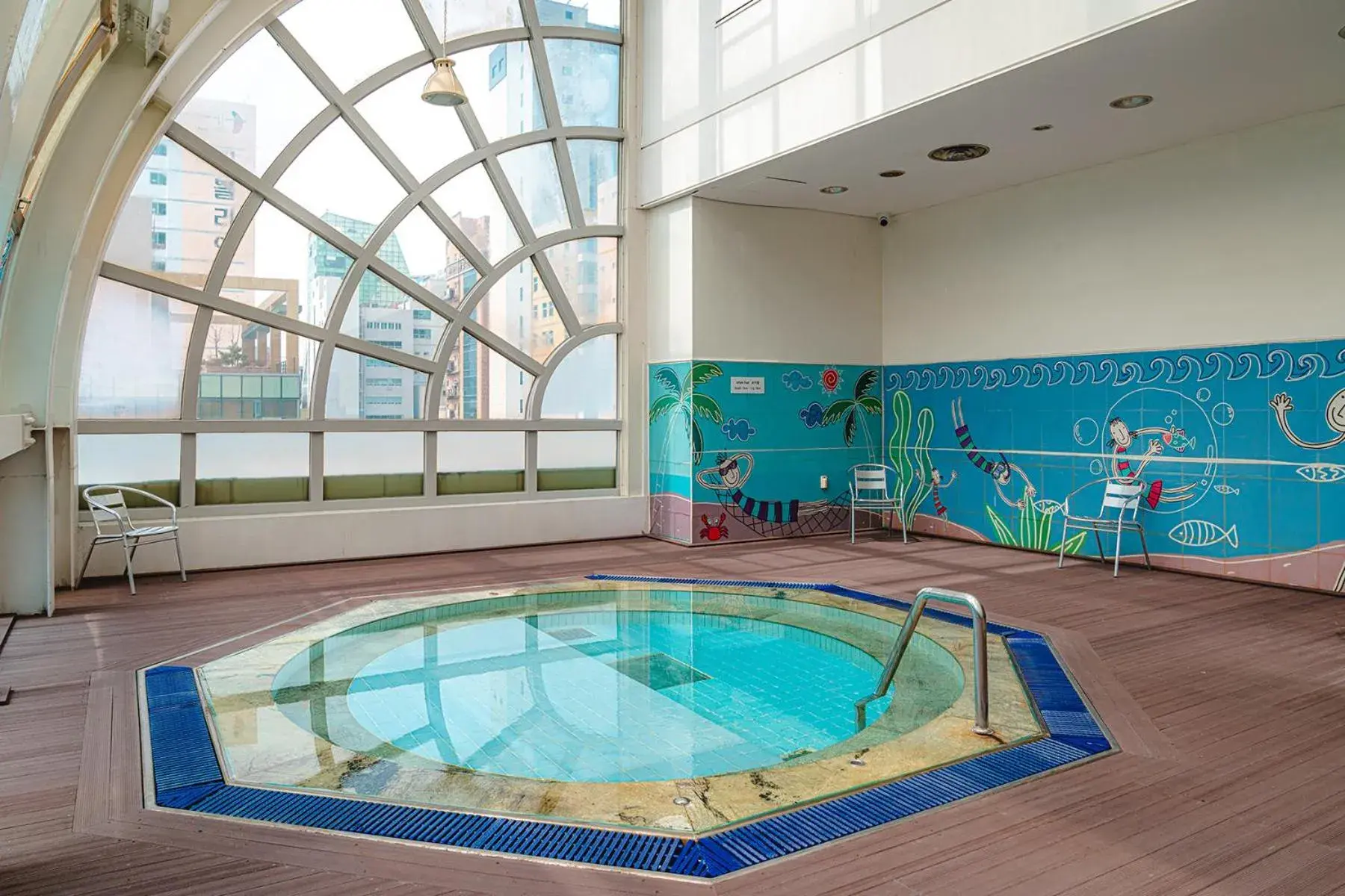Swimming pool in Lotte Hotel Ulsan Swimming pool in Lotte Hotel Ulsan