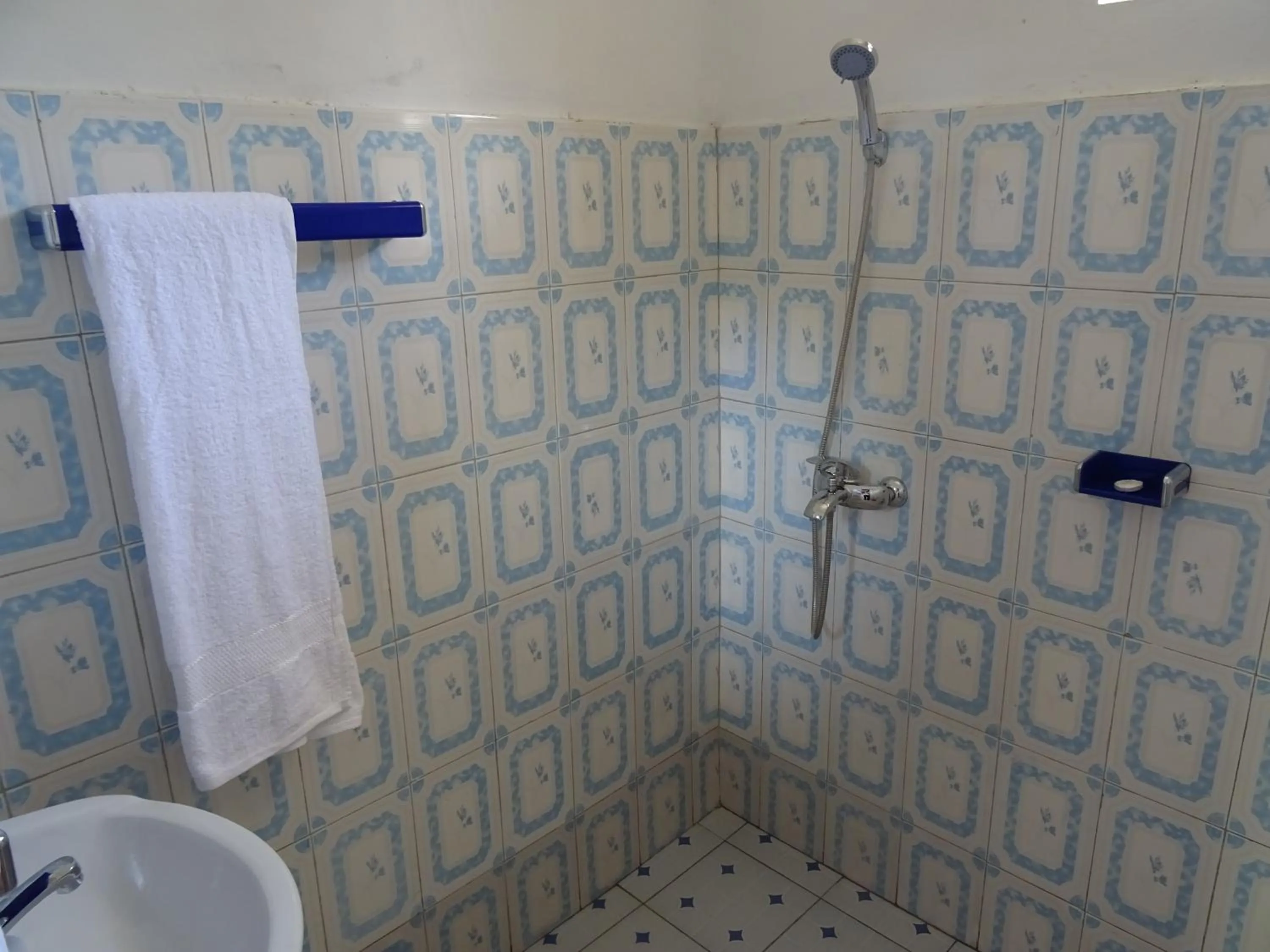 Shower in Kivu Beach Garden