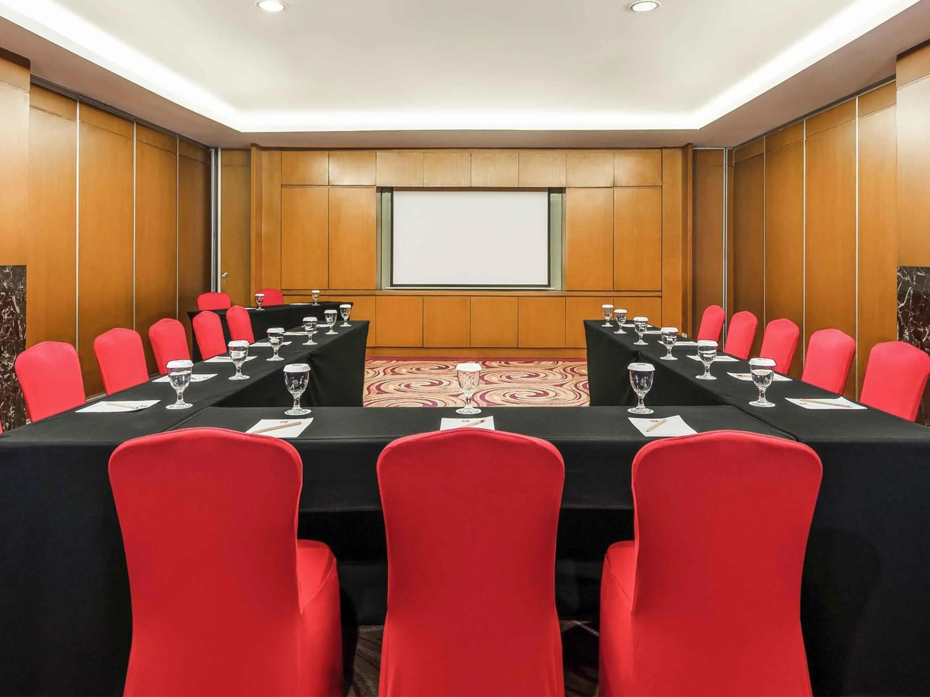 Meeting/conference room in Hotel Ibis Semarang Simpang Lima