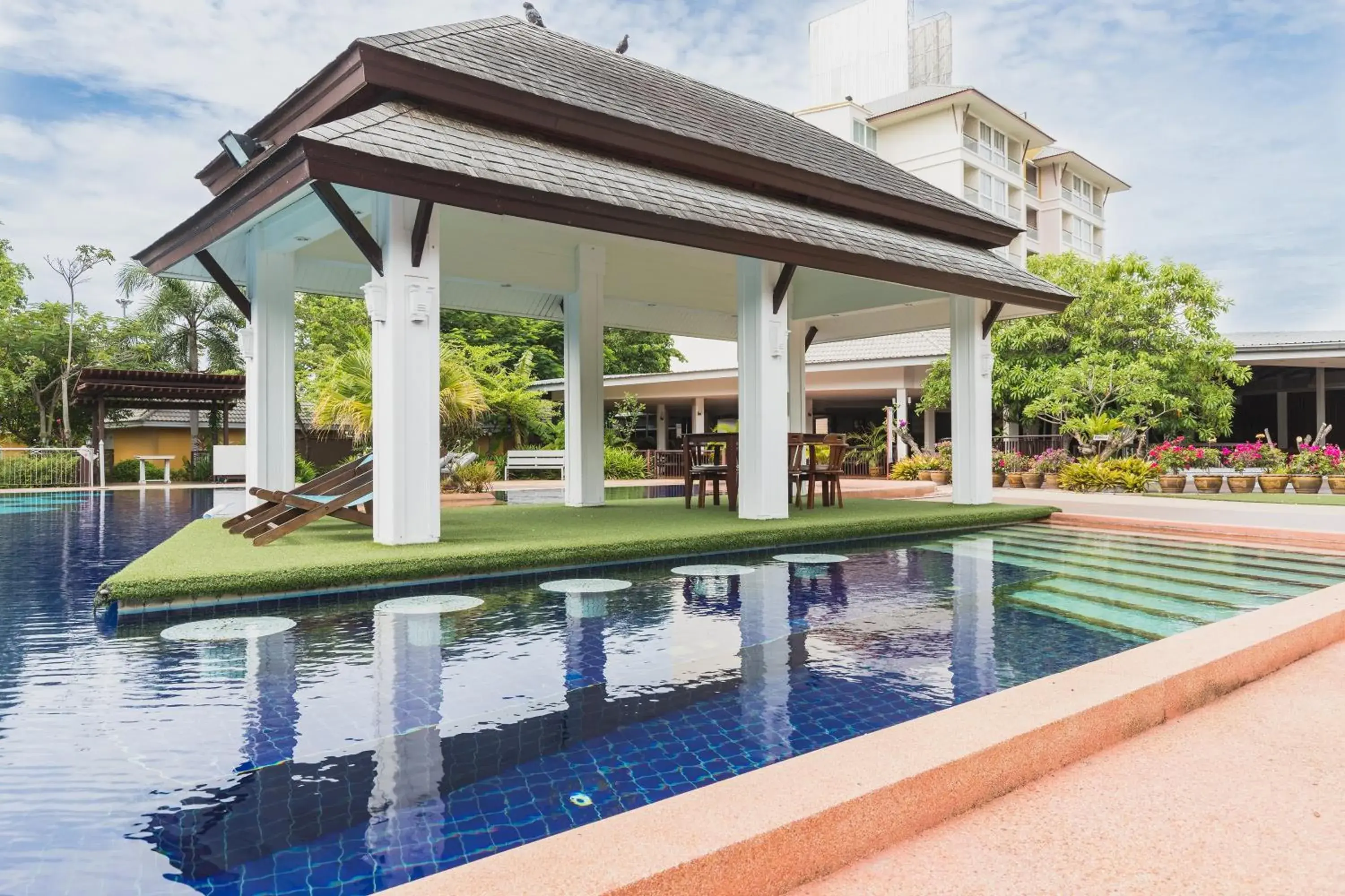 Swimming Pool in Eastiny Resort & Spa