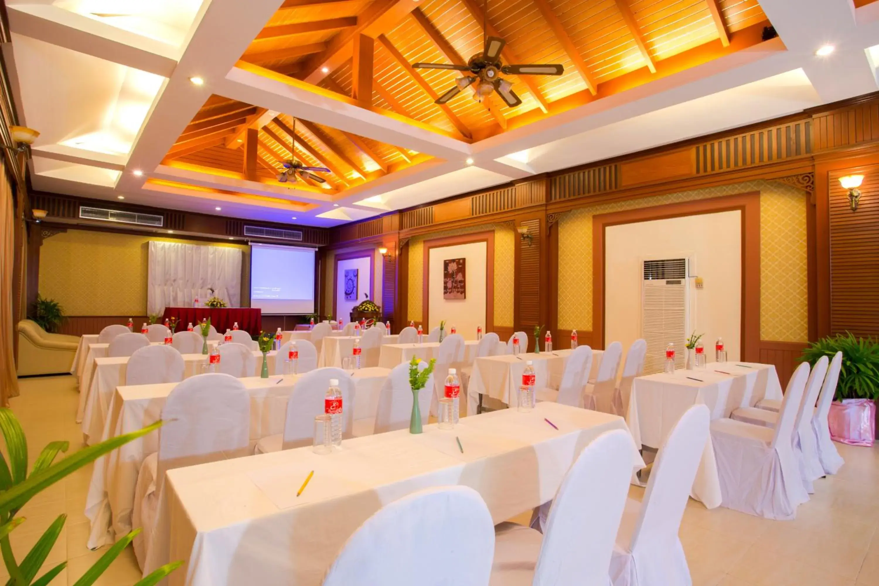 Meeting/conference room, Banquet Facilities in Eastiny Resort & Spa