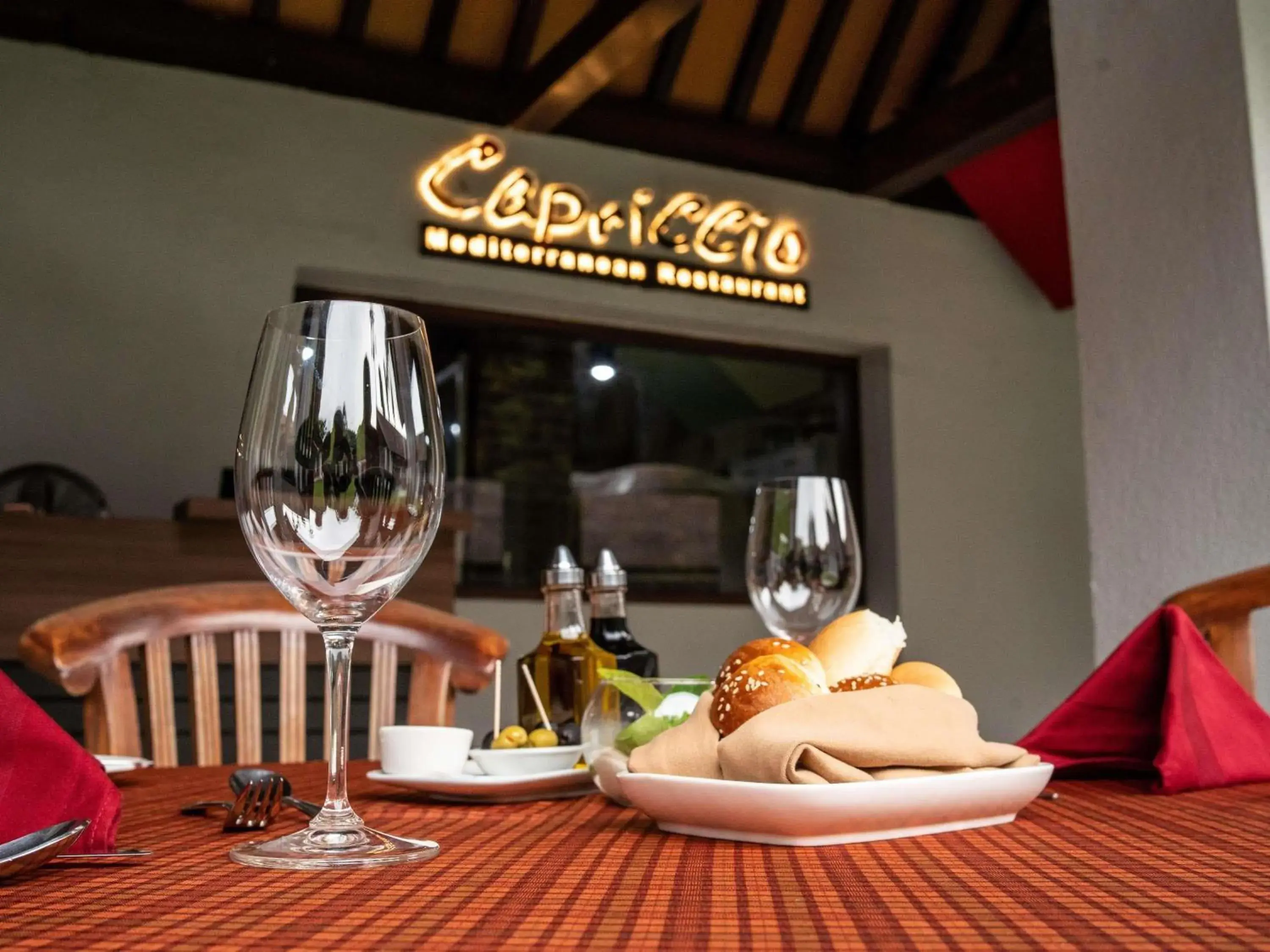 Restaurant/places to eat in Novotel Bogor Golf Resort Restaurant/places to eat in Novotel Bogor Golf Resort