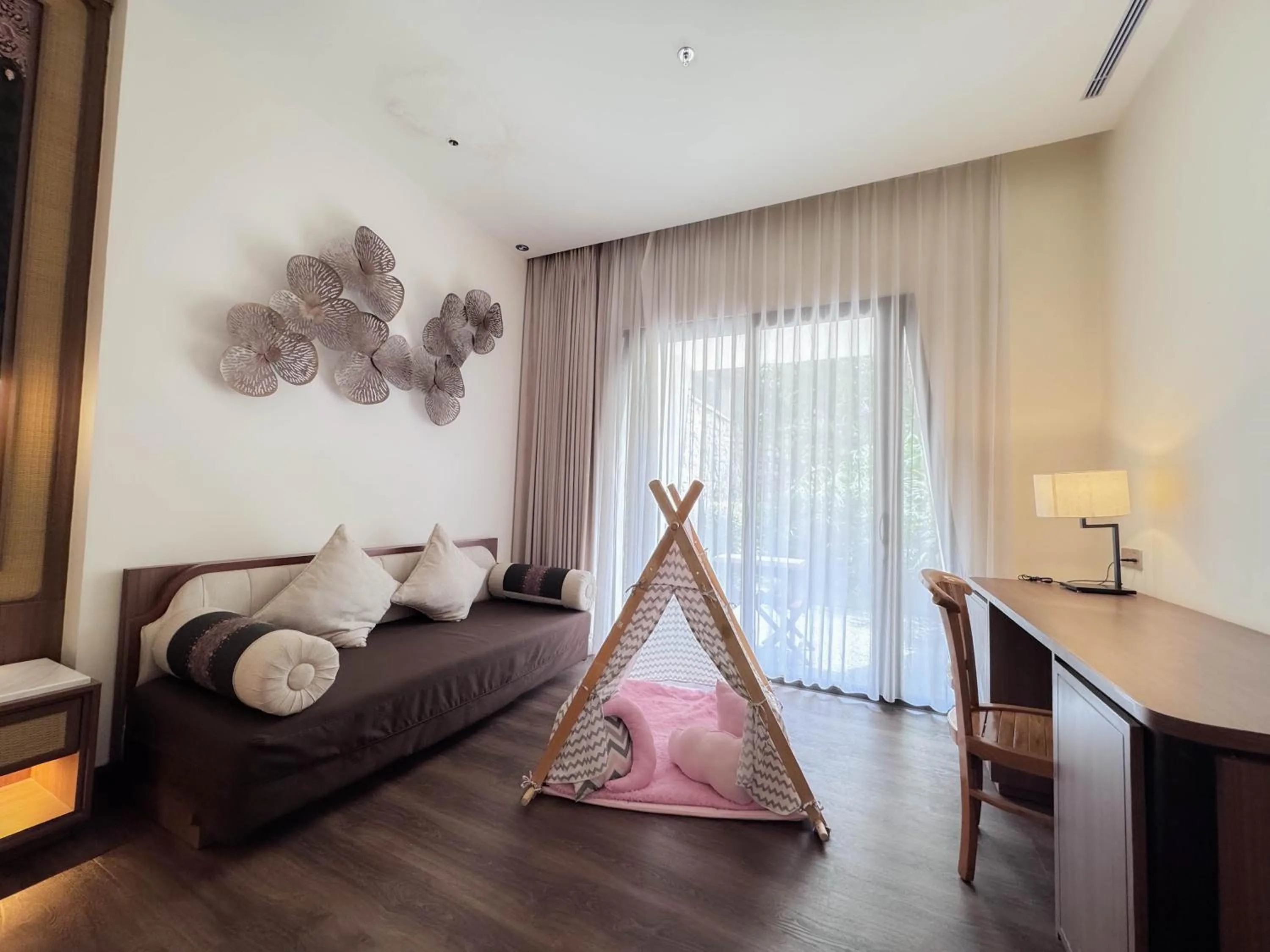 Bed in Novotel Bogor Golf Resort