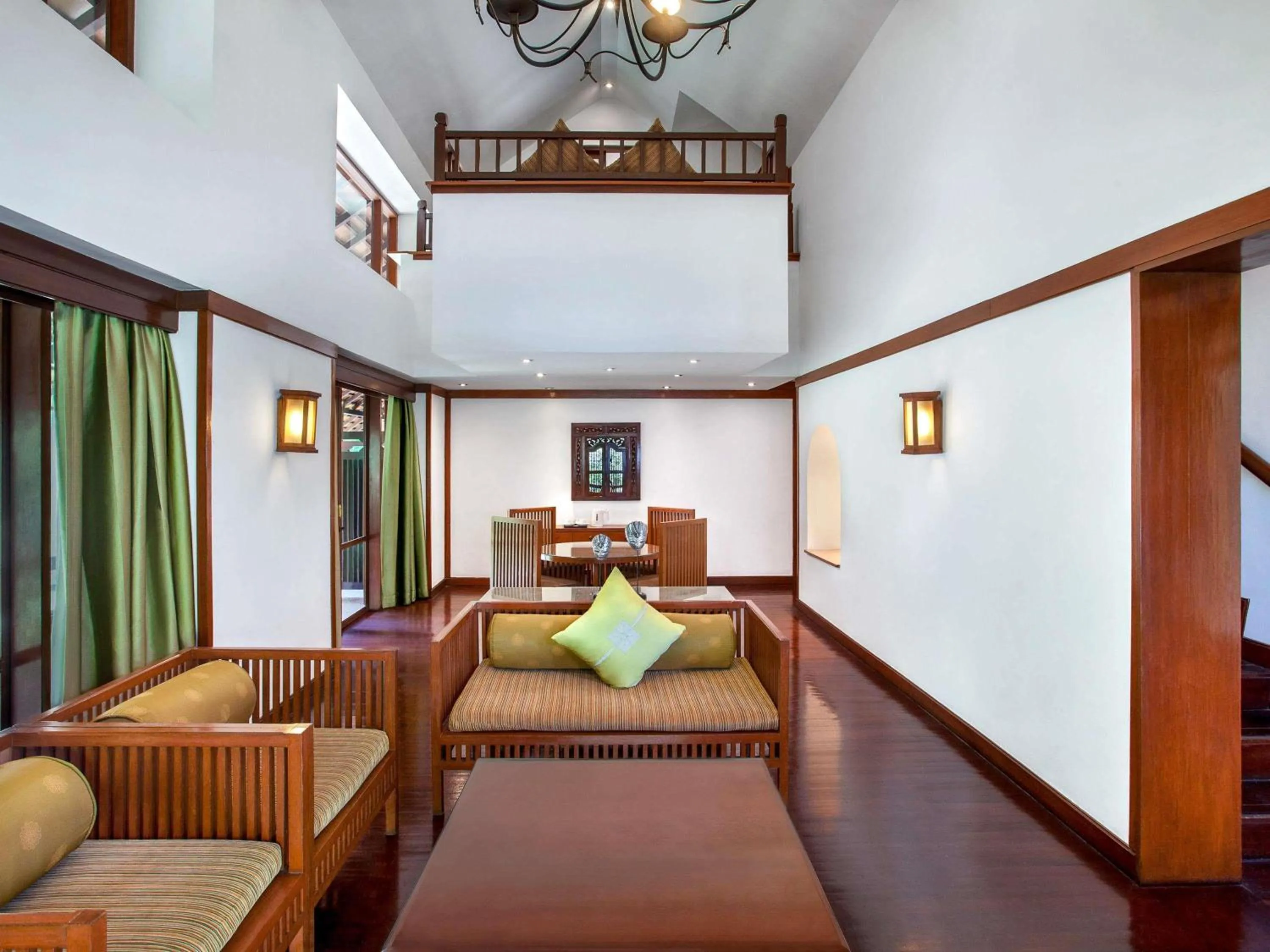 Bedroom, Bed in Novotel Bogor Golf Resort