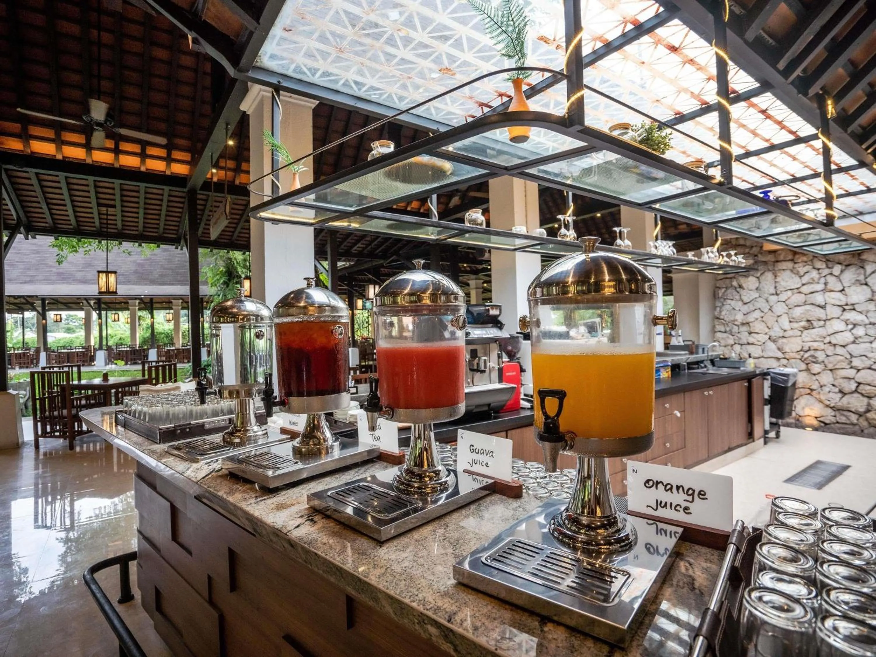 Restaurant/places to eat in Novotel Bogor Golf Resort