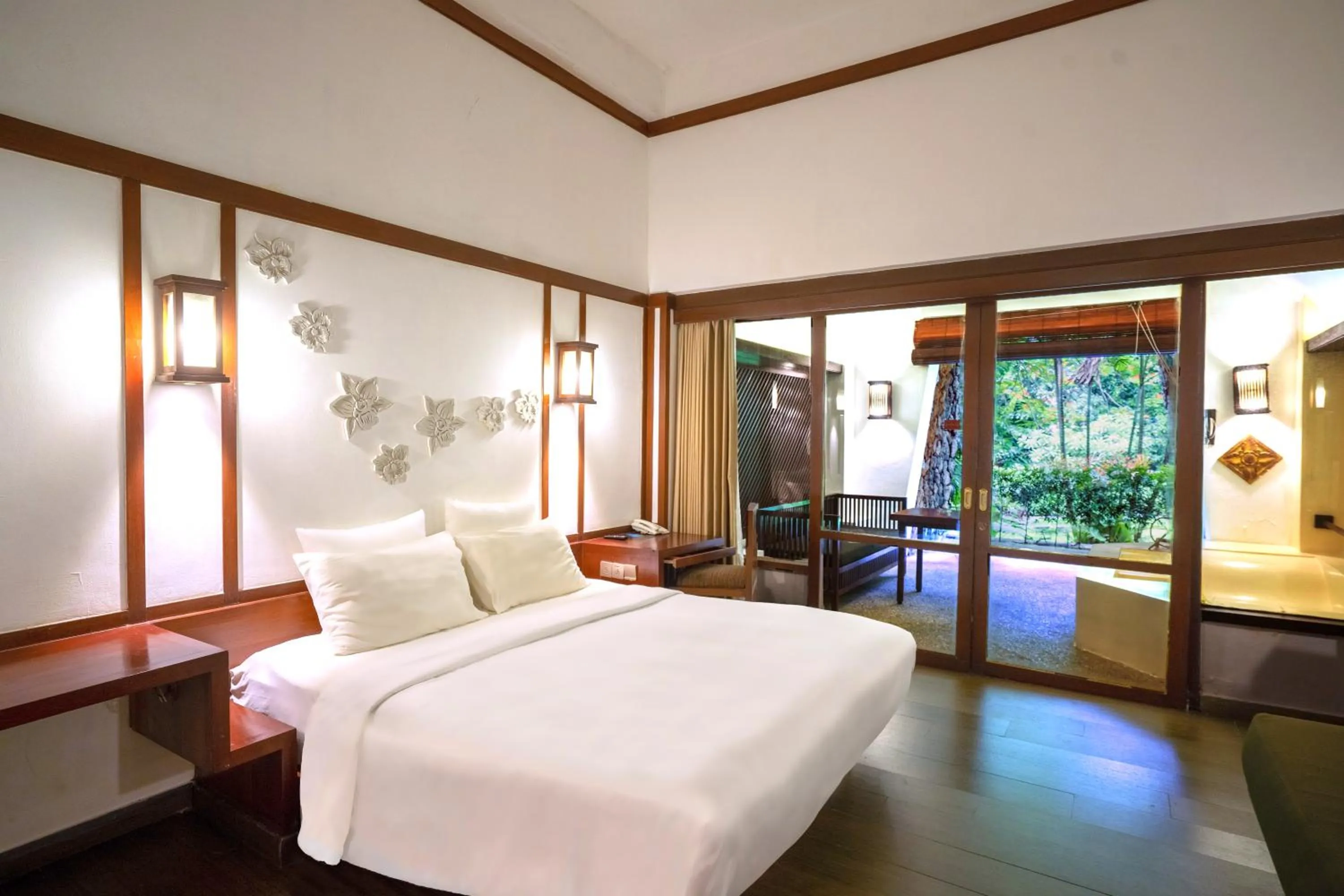 Bed in Novotel Bogor Golf Resort