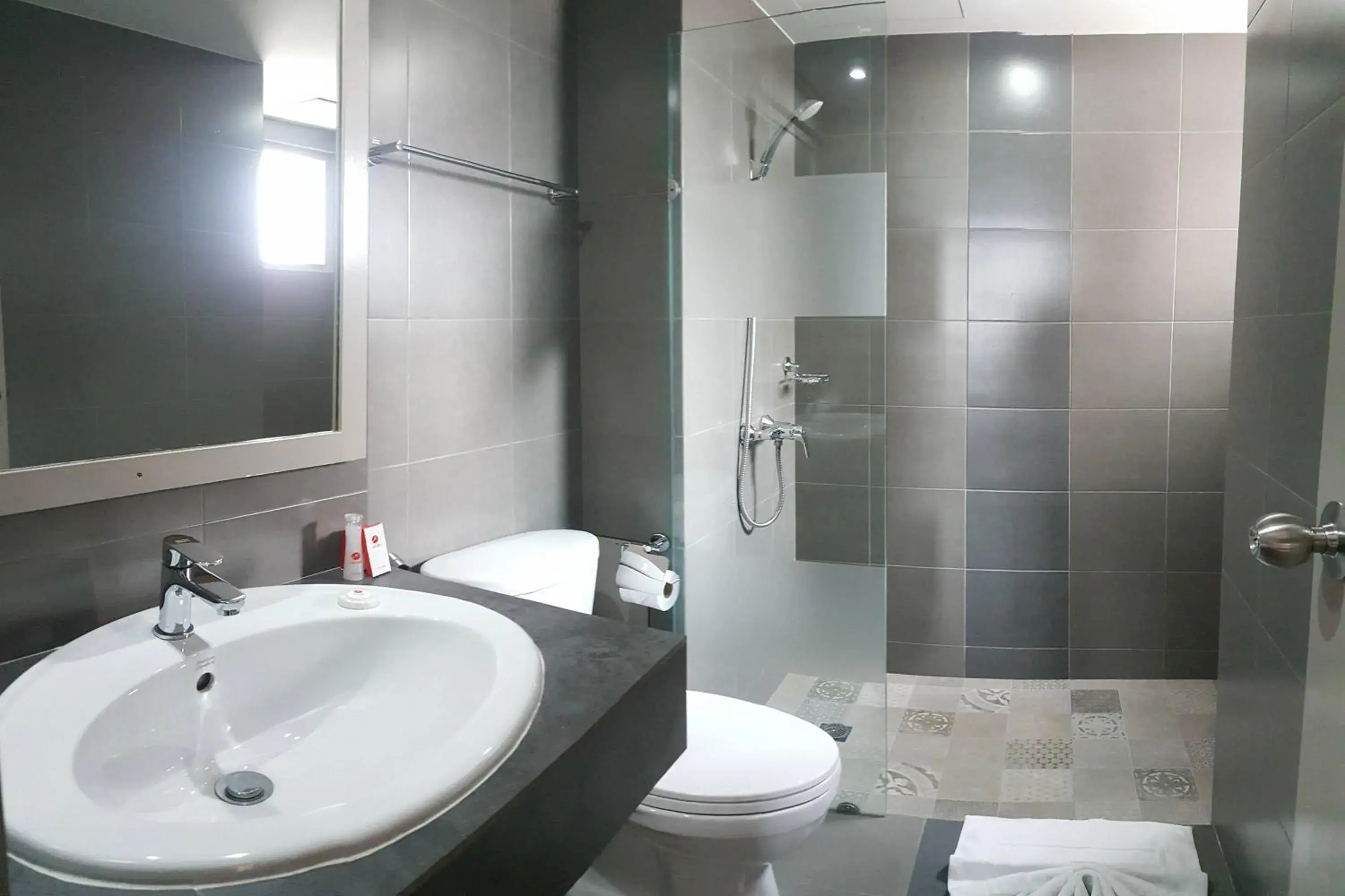 Bathroom in Eastiny Inn Hotel