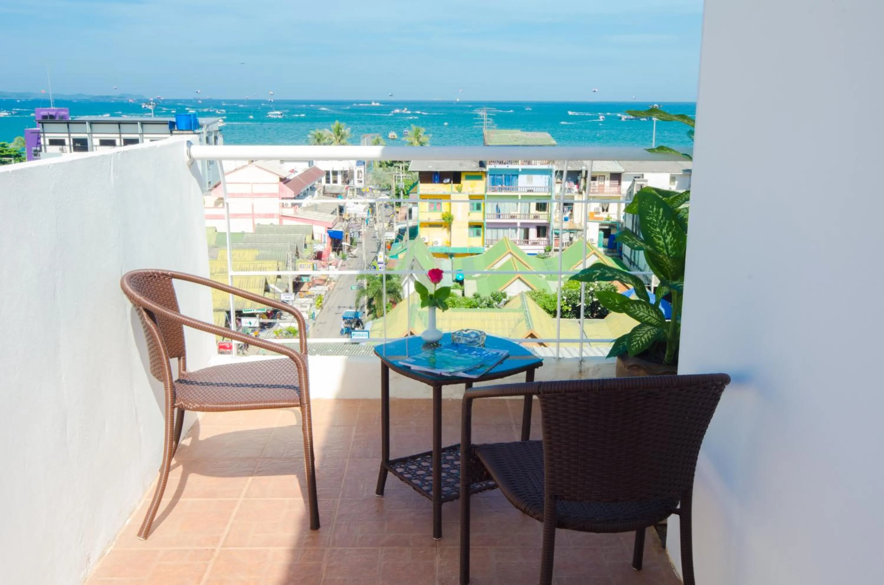 Day in Eastiny Seven Hotel