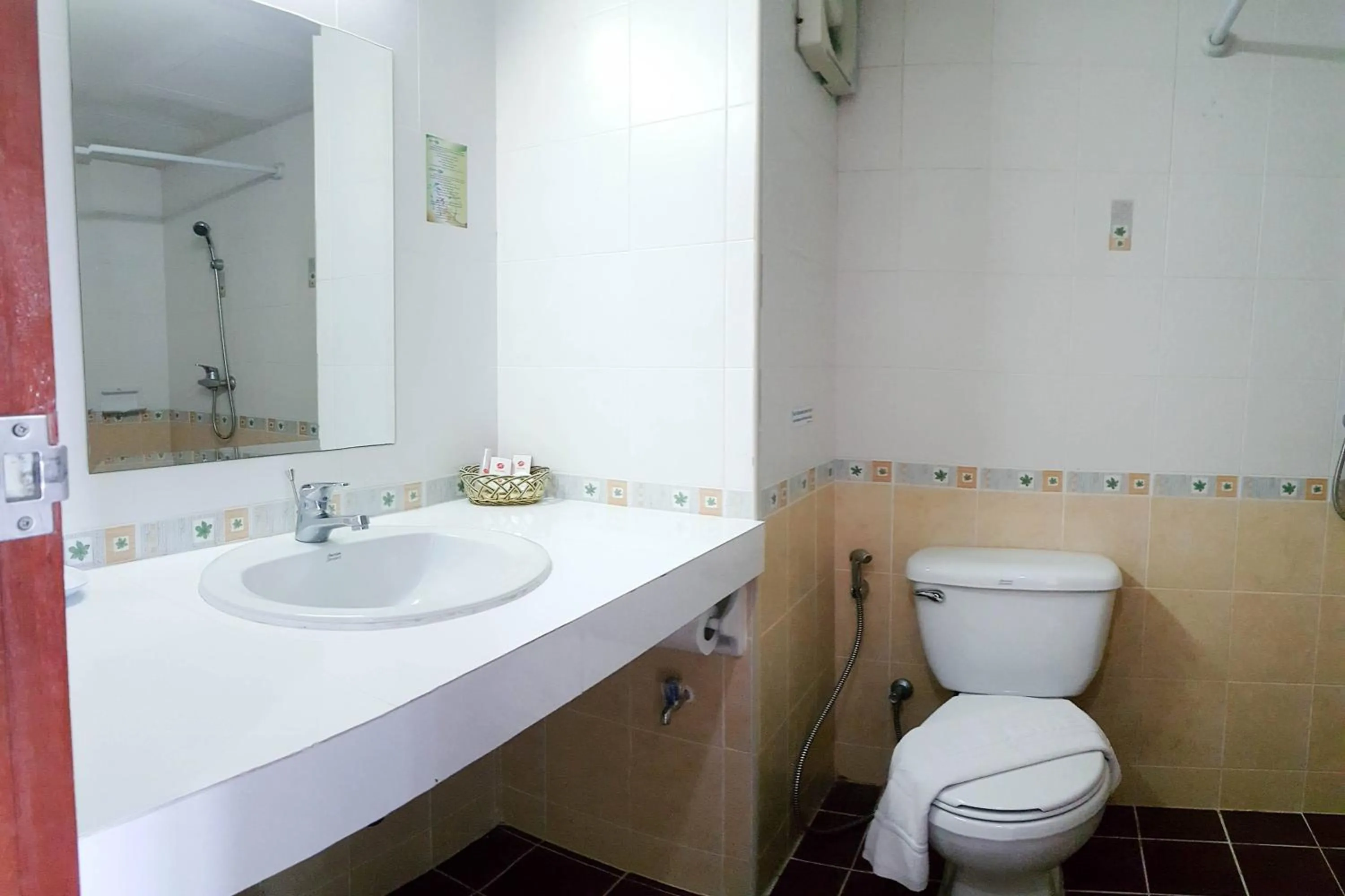 Bathroom in Eastiny Seven Hotel