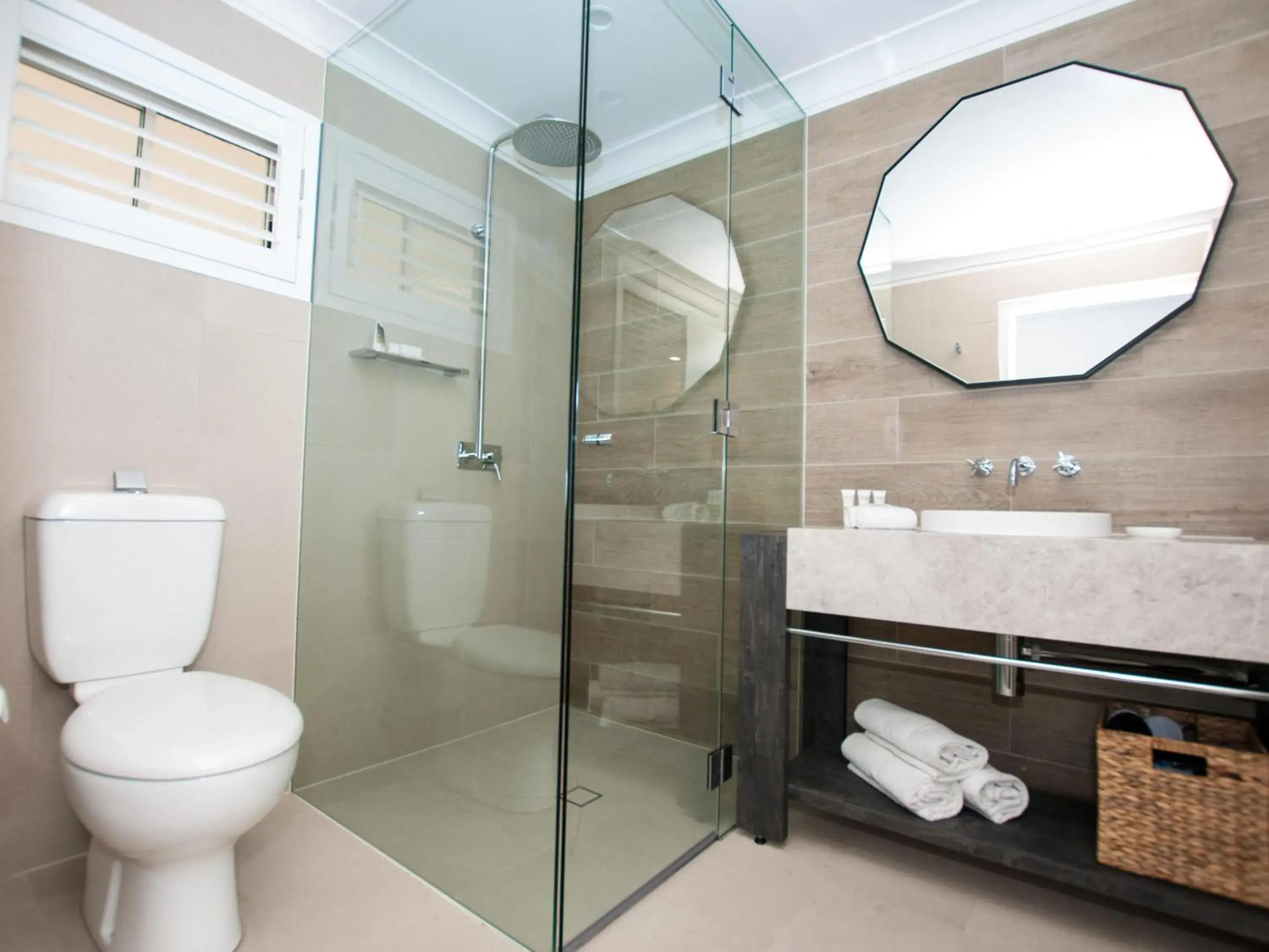 Privilege Queen Room with Mountain View in Mercure Clear Mountain Lodge Privilege Queen Room with Mountain View in Mercure Clear Mountain Lodge